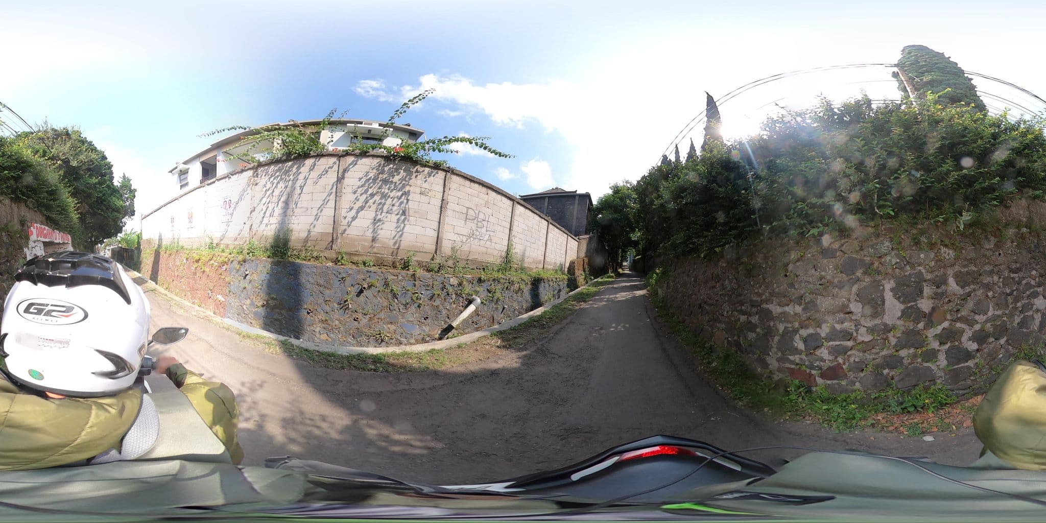 Street view near Grand Hani Hotel, Lembang — © Kaart_Local (CC BY-SA · Mapillary)
