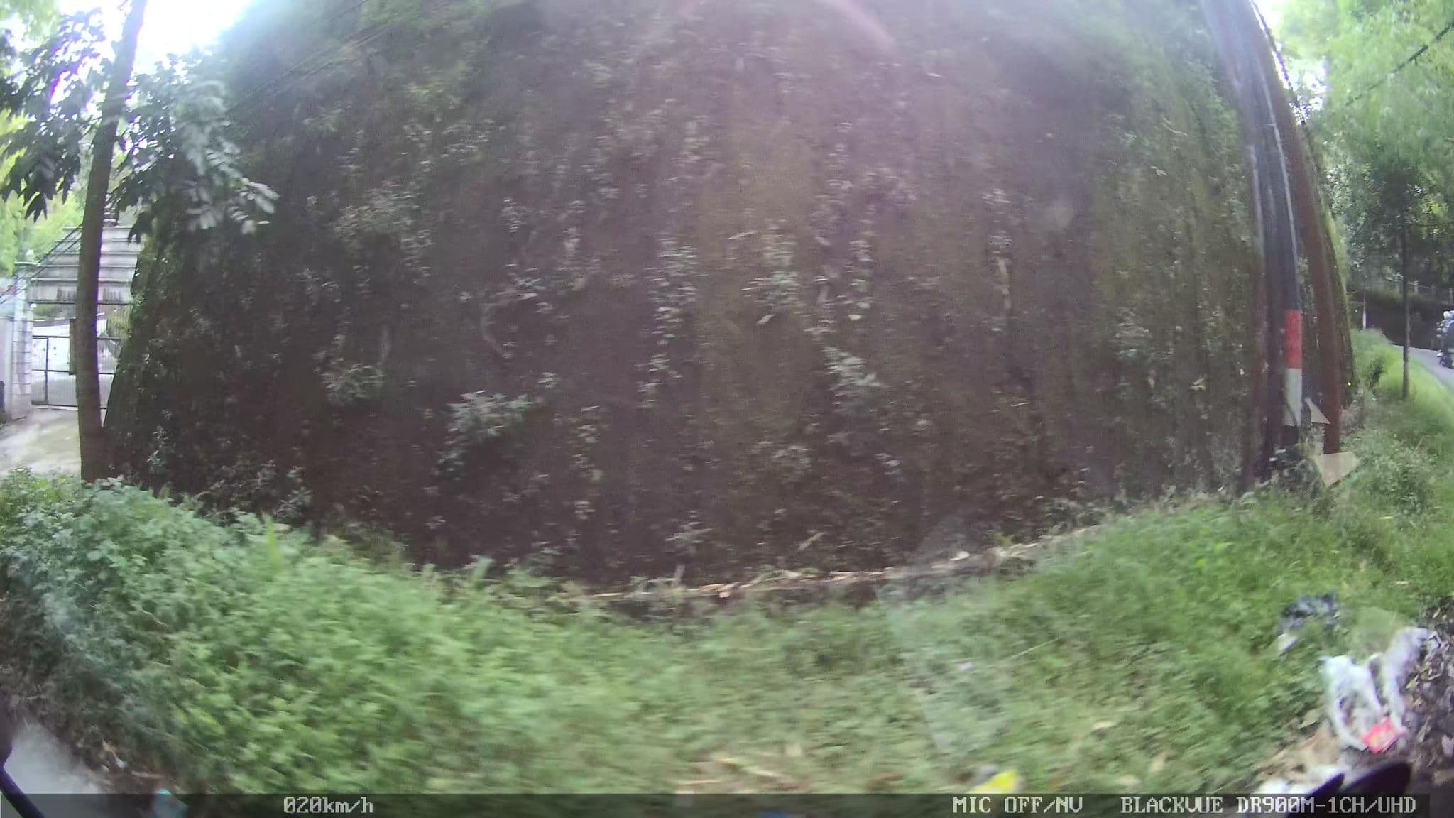 Street view near Imah Seniman - Cafe & Resto (Natural Indonesian Harmony), Lembang — © kaart5 (CC BY-SA · Mapillary)