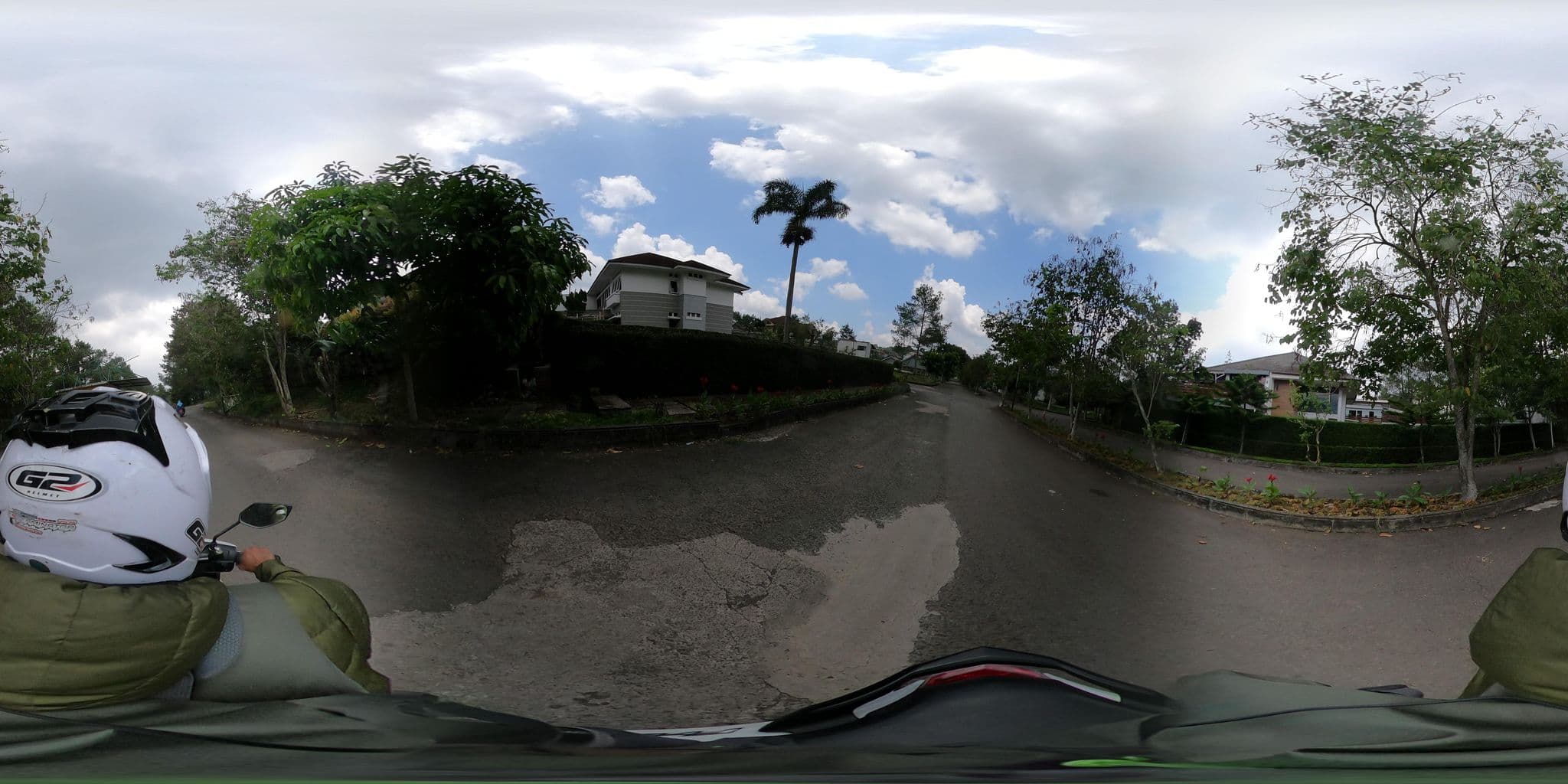 Street view near Simply Homey - Graha Puspa, Lembang — © Kaart_Local (CC BY-SA · Mapillary)