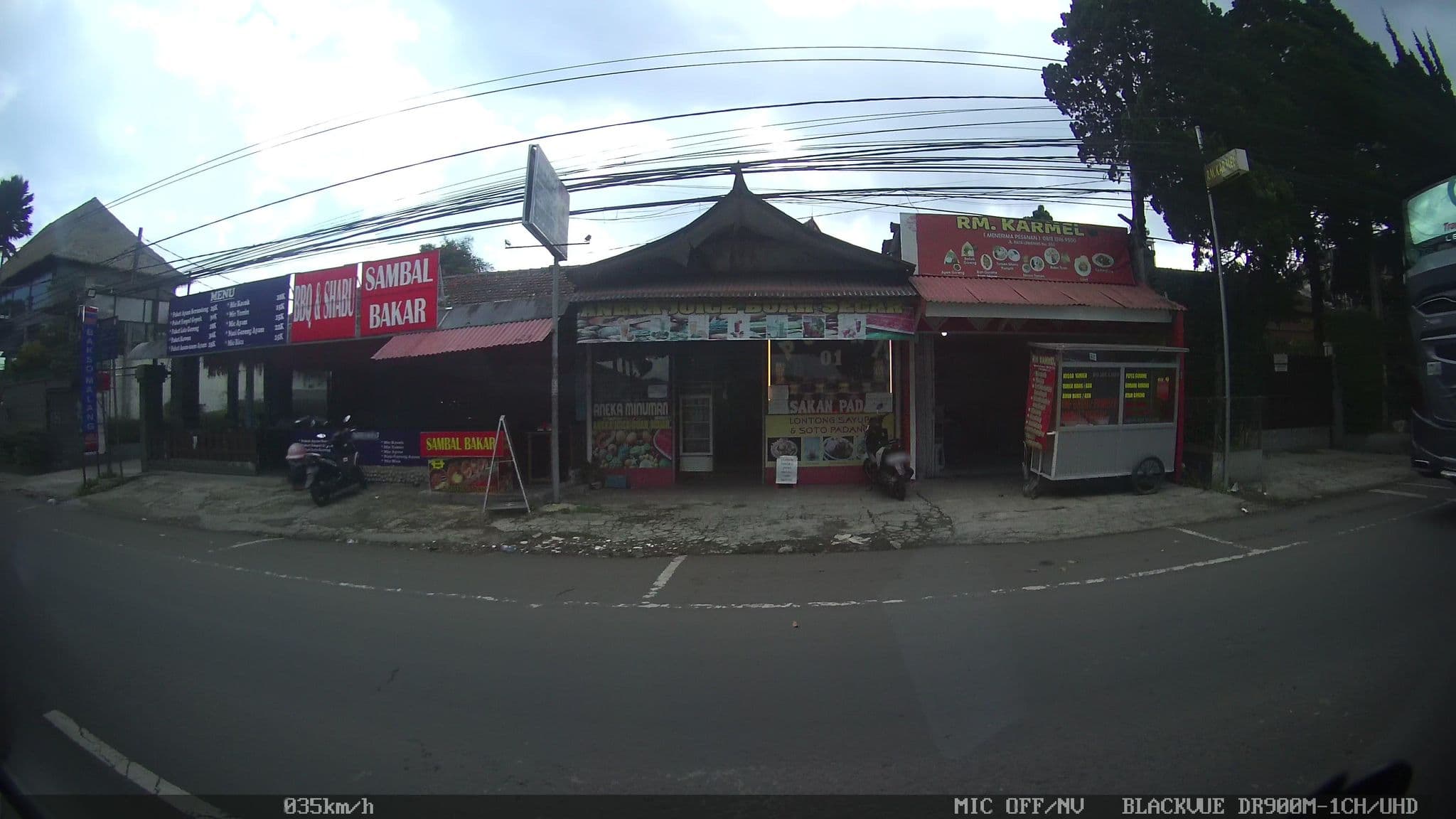 Street view near D'Carmel Boutique Guest House, Lembang — © kaart_2 (CC BY-SA · Mapillary)