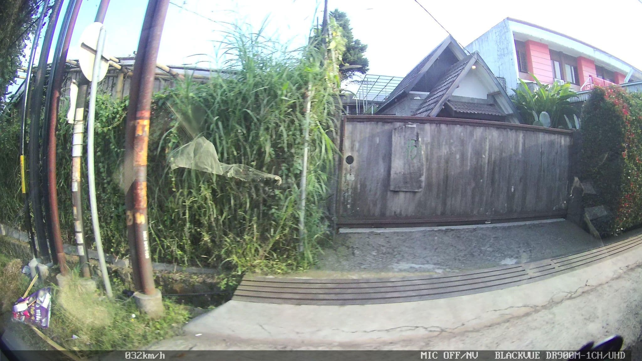 Street view near The Beautiful and Unique Omega Villa, Lembang — © kaart_2 (CC BY-SA · Mapillary)