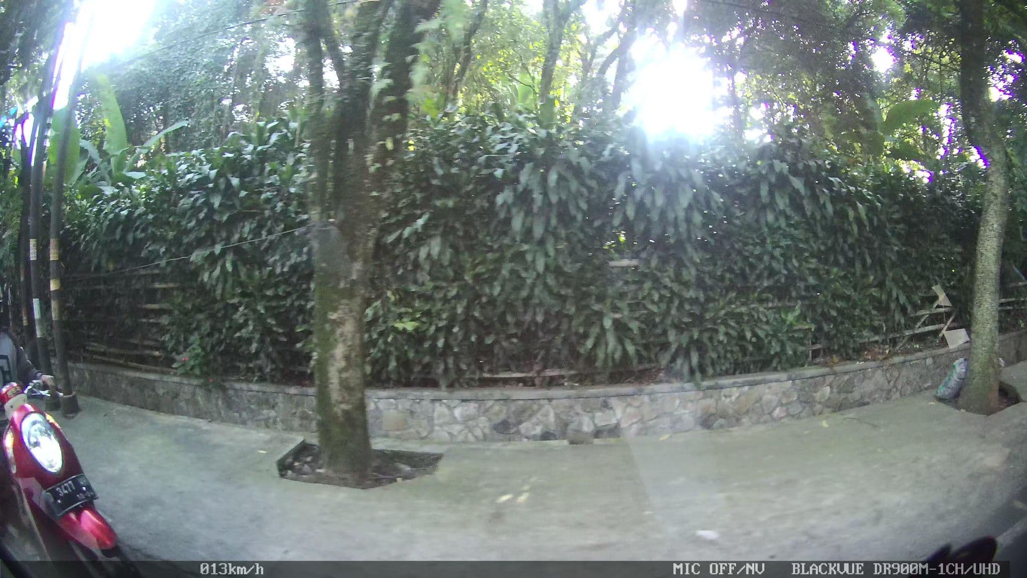 Street view near The Trans Luxury Hotel, Lembang — © kaart_2 (CC BY-SA · Mapillary)