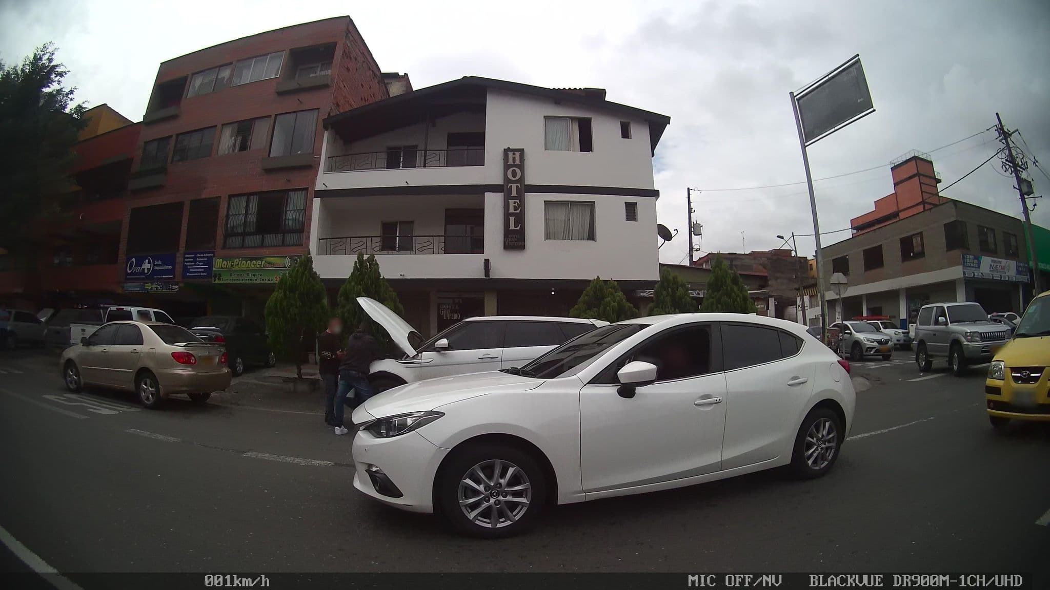 Street view near Hotel, Medellín — © kaart_4 (CC BY-SA · Mapillary)
