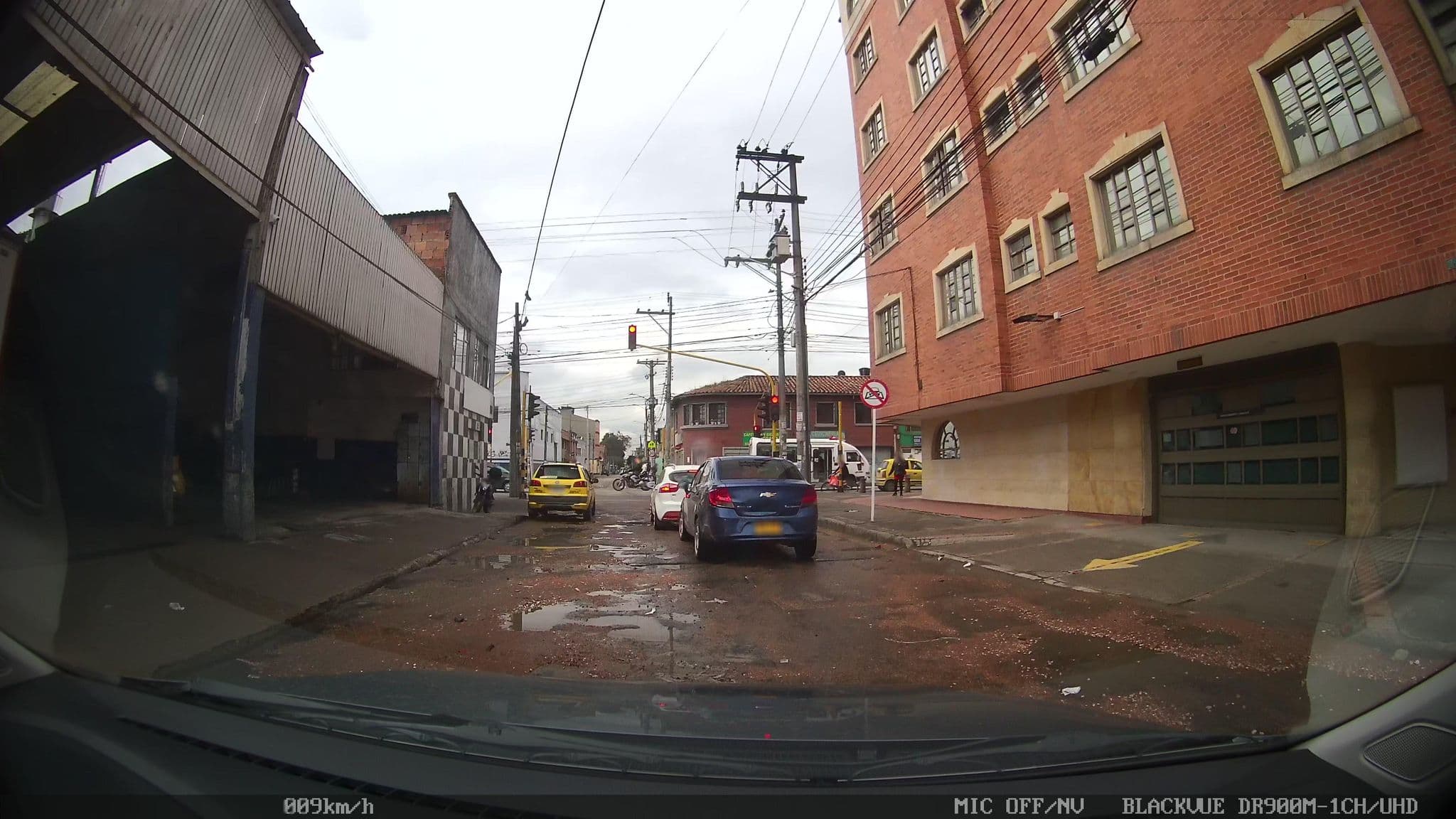 Street view near Hotel Fontibón, Kennedy — © kaart5 (CC BY-SA · Mapillary)