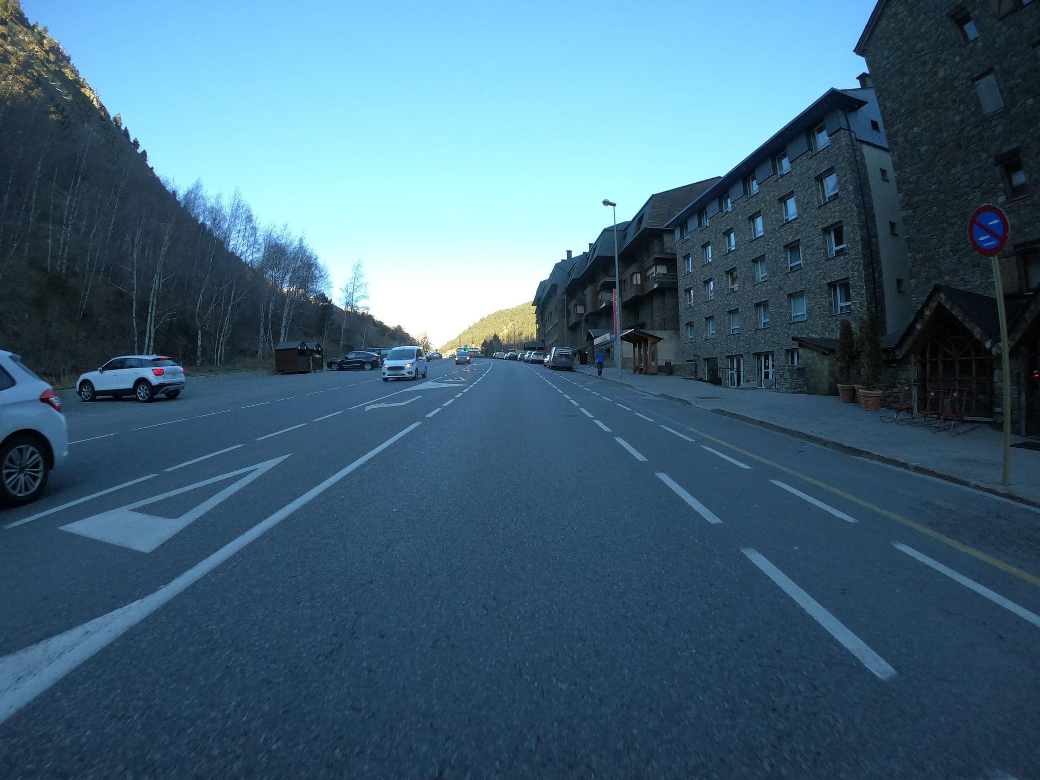 Street view near Somriu Hotel Vall Ski, El Tarter — © joostjakob (CC BY-SA · Mapillary)