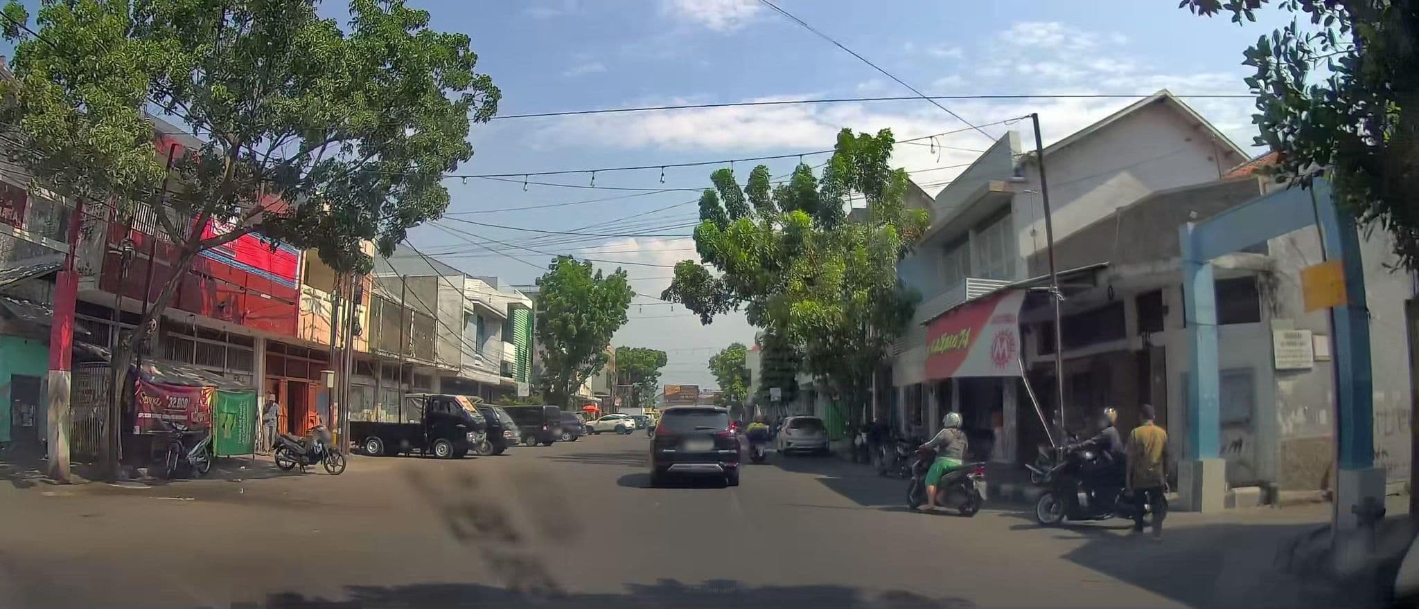 Street view near penginapan melati pekalipan 62, Cirebon — © ivandhfr (CC BY-SA · Mapillary)