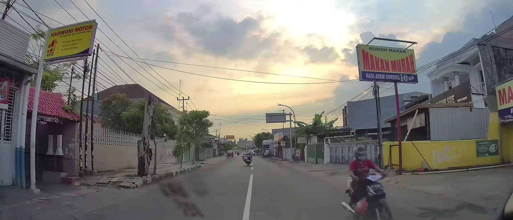 Street view near Hotel Santun Cirebon, Cirebon — © ivandhfr (CC BY-SA · Mapillary)