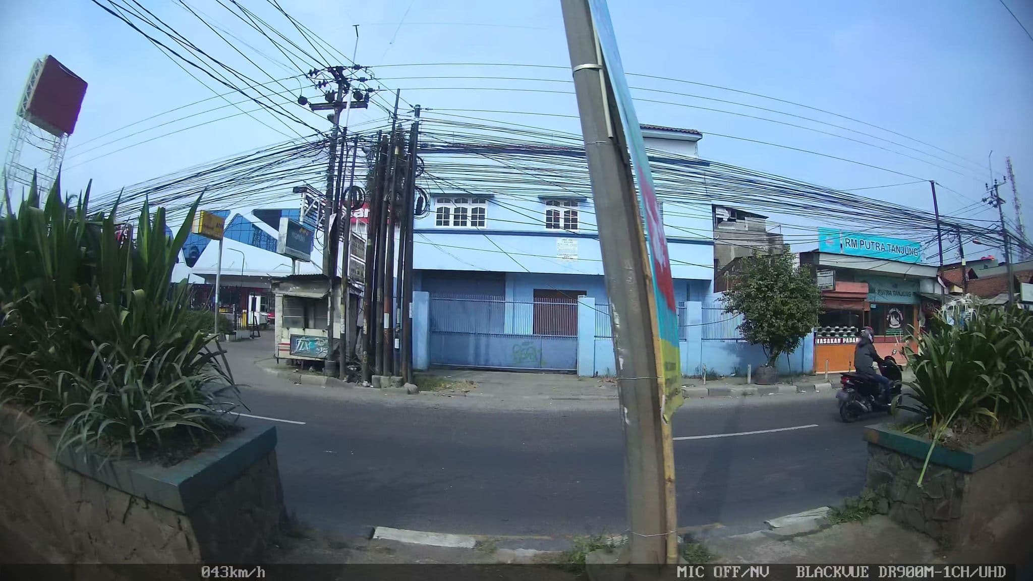 Street view near Hotel Megah, Tanjung Balai Karimun, Cikarang — © kaart_2 (CC BY-SA · Mapillary)