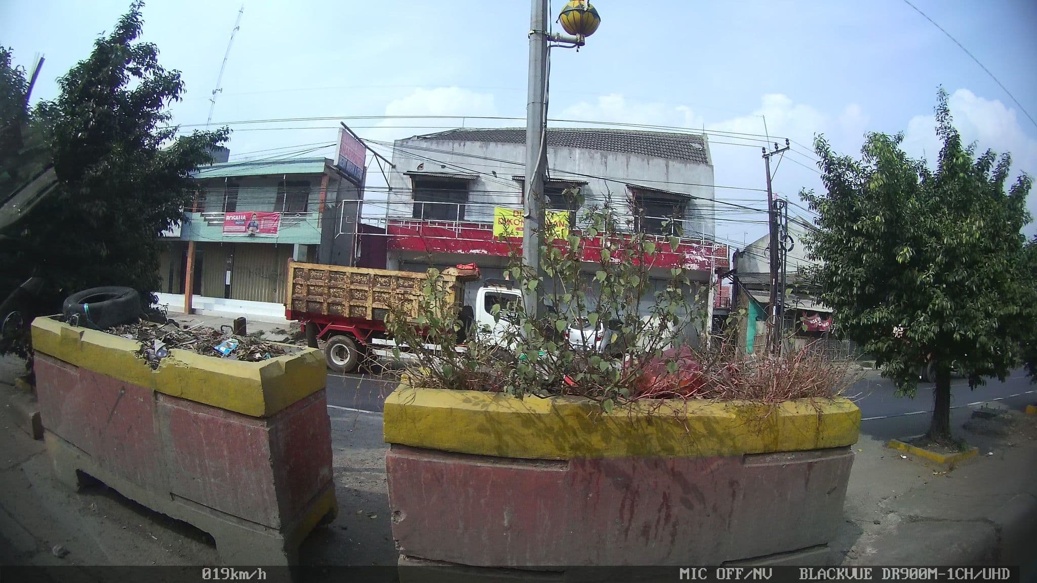 Street view near Wisma Bantimurung, Cikarang — © kaart_2 (CC BY-SA · Mapillary)