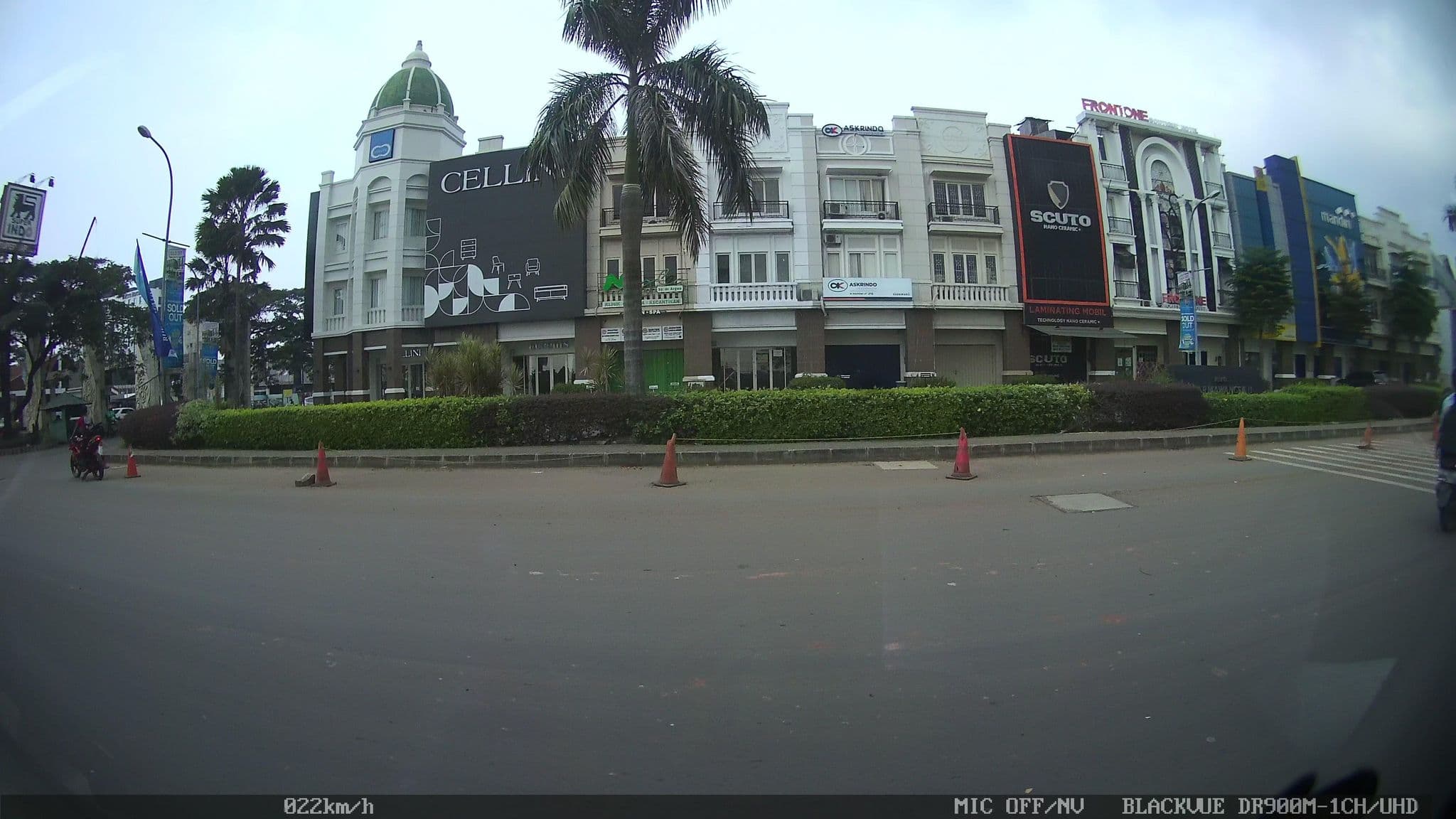 Street view near Front One Boutique Hotel, Karawang — © kaart_2 (CC BY-SA · Mapillary)