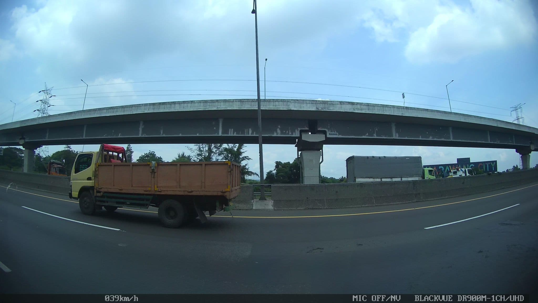Street view near Sari ater hotel n resort, Karawang — © kaart_2 (CC BY-SA · Mapillary)