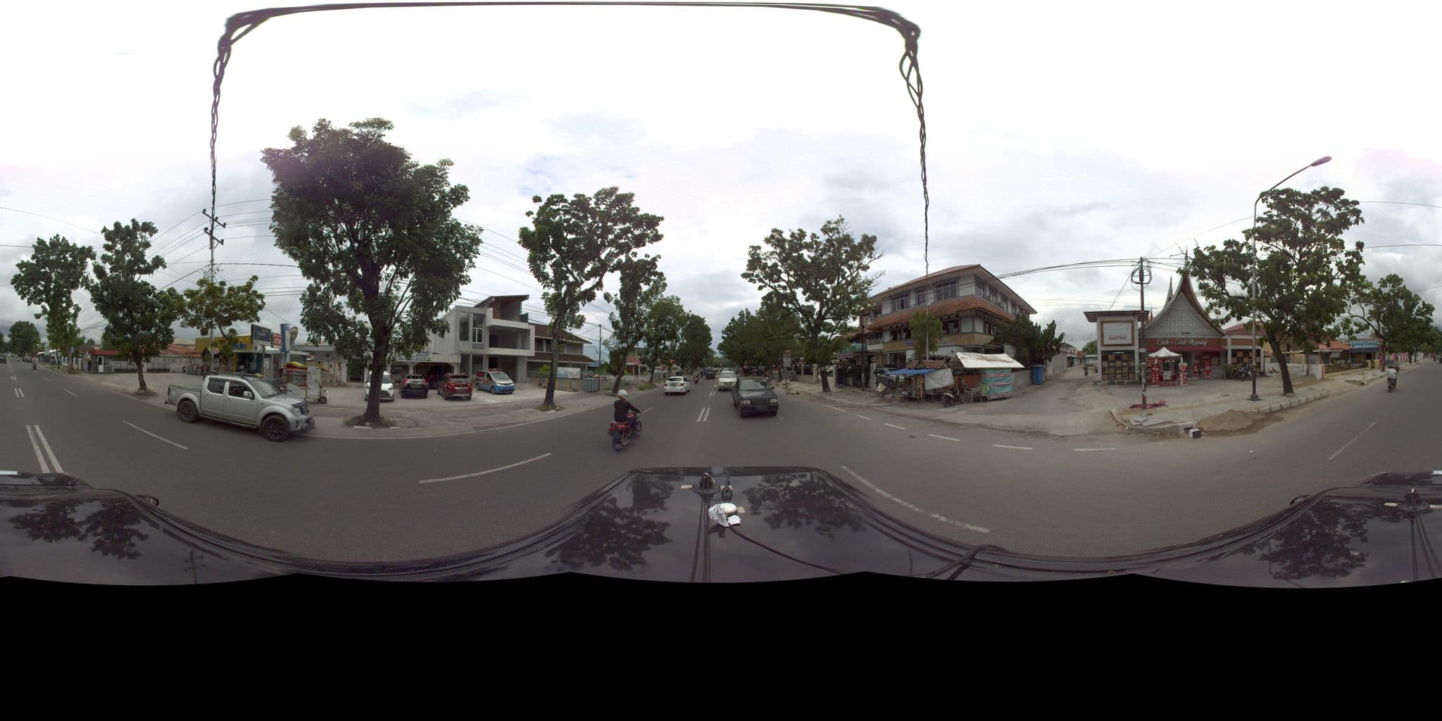 Street view near Sawahan Hotel Padang, Padang — © sarahantos (CC BY-SA · Mapillary)