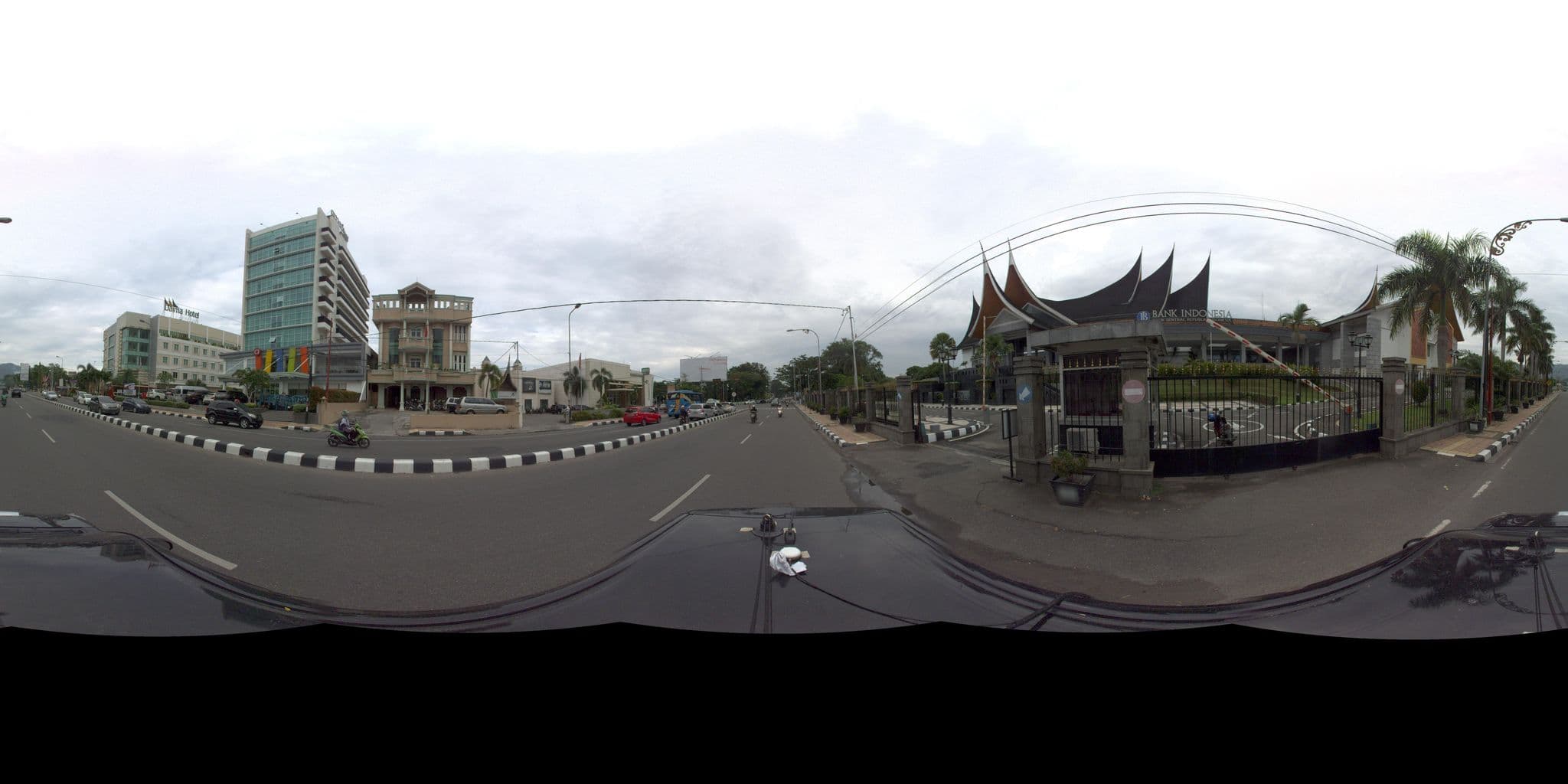 Street view near Wisma Mayang Sari, Padang — © sarahantos (CC BY-SA · Mapillary)