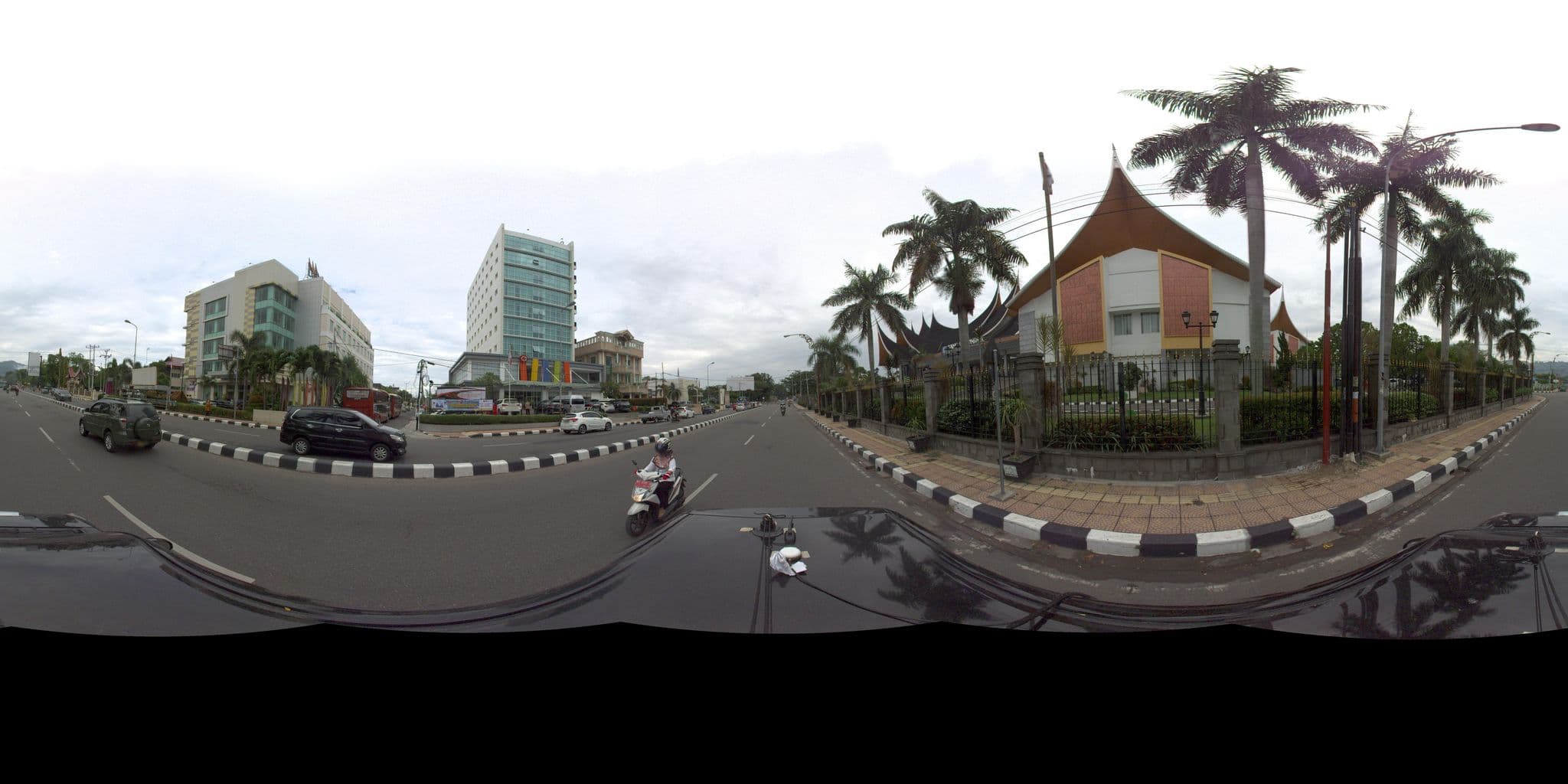 Street view near Airy Padang Barat Sudirman, Padang — © sarahantos (CC BY-SA · Mapillary)