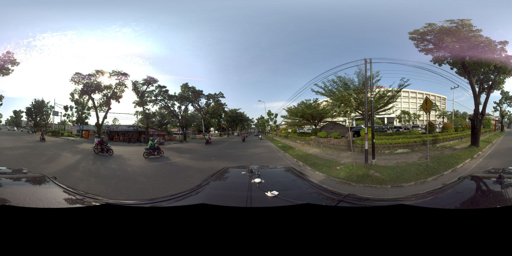 Street view near Pangeran Beach Hotel, Padang — © santos1 (CC BY-SA · Mapillary)