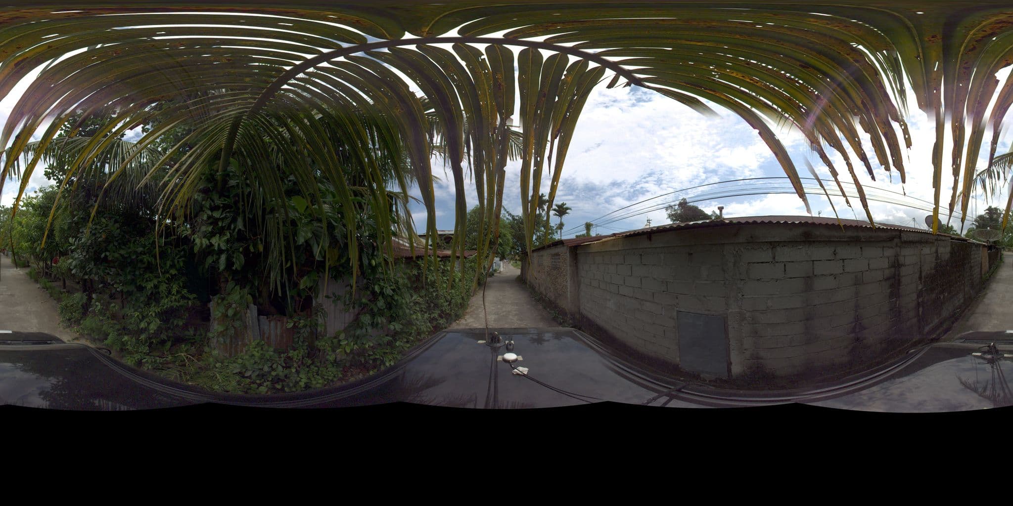 Street view near Pangeran Beach Hotel : Basa I Meeting hall, Padang — © sarahantos (CC BY-SA · Mapillary)