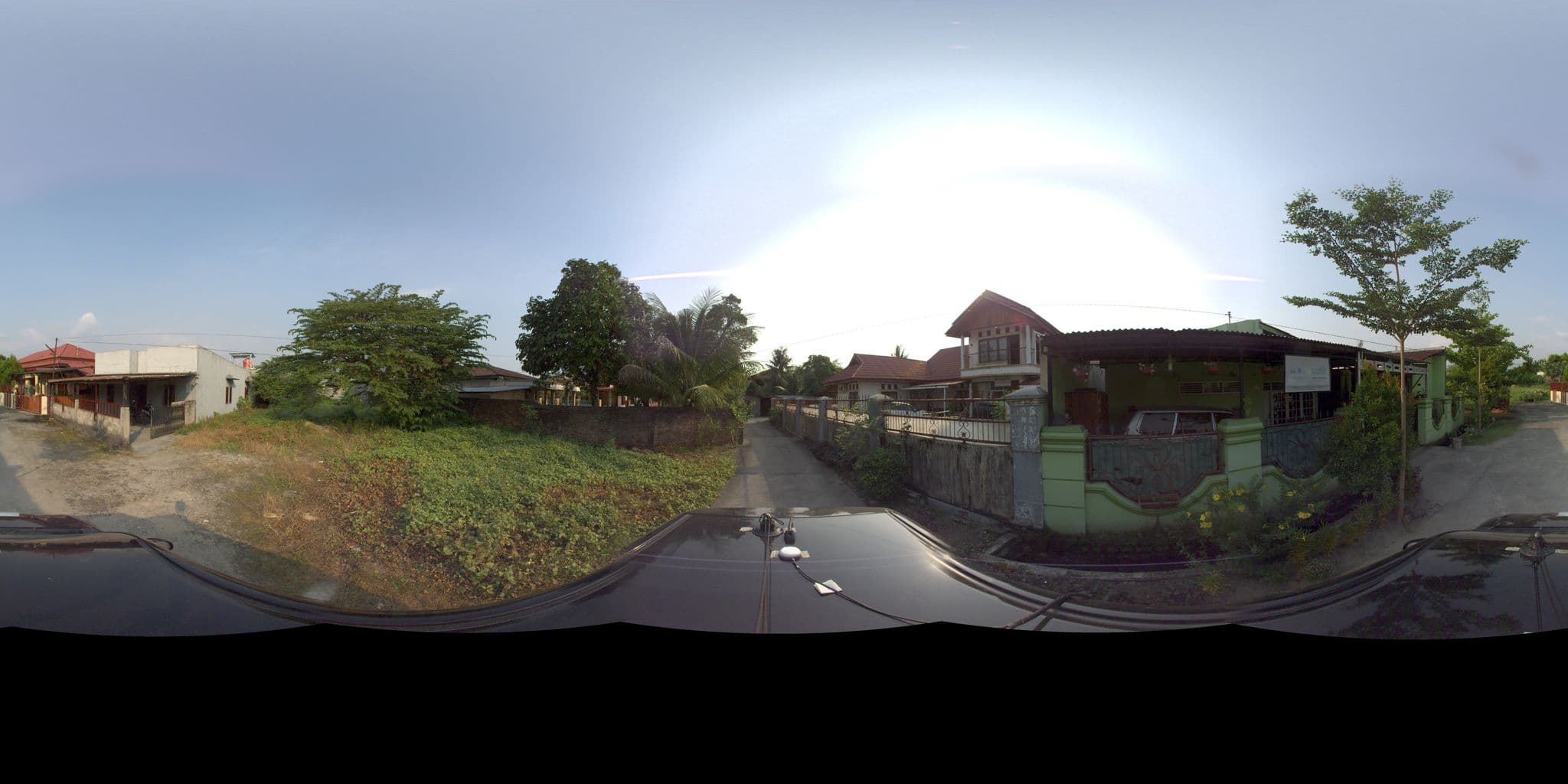 Street view near Padang Homestay, Padang — © sarahantos (CC BY-SA · Mapillary)