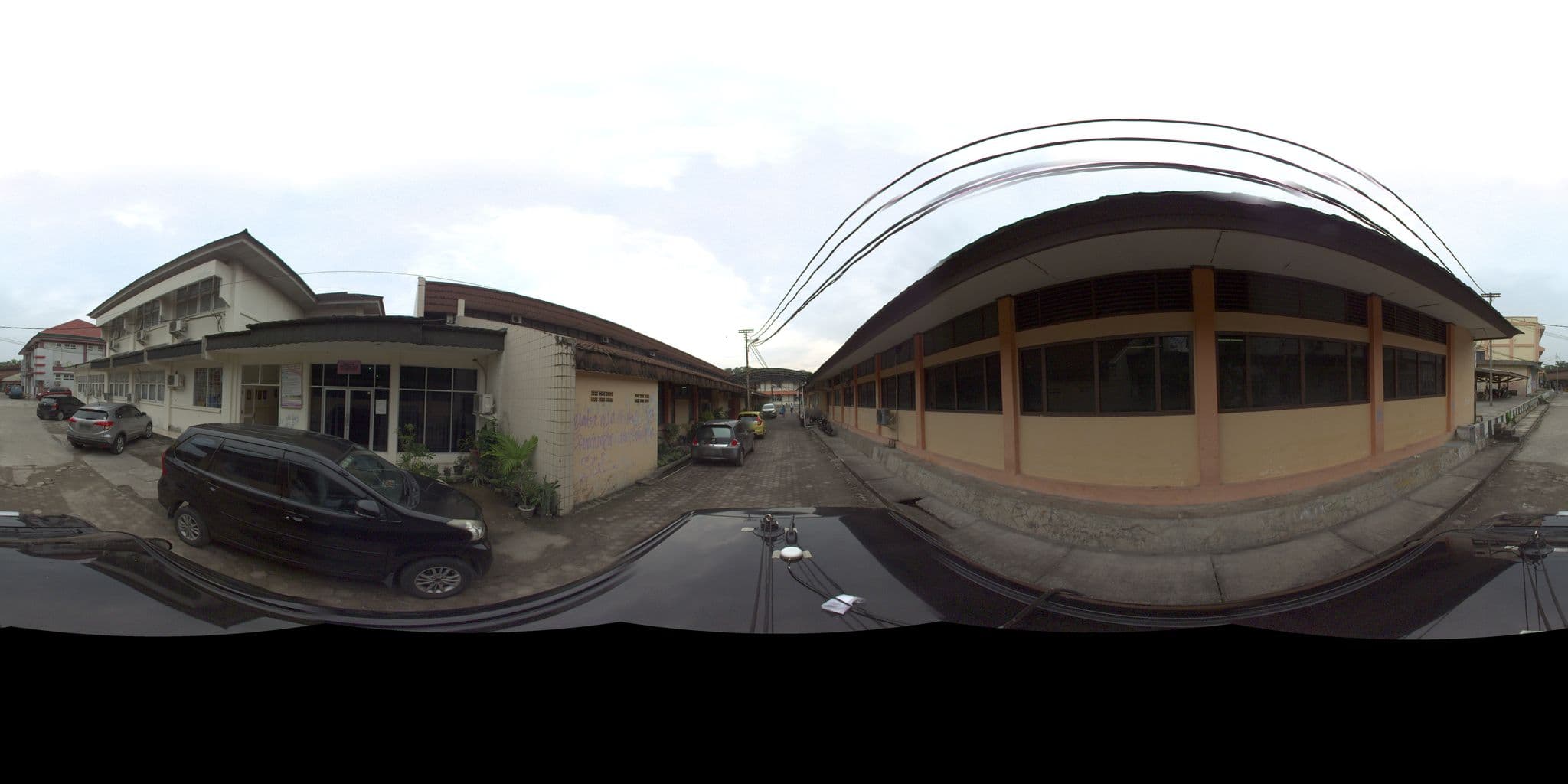 Street view near Kamar Hotel Basko, Padang — © sarahantos (CC BY-SA · Mapillary)