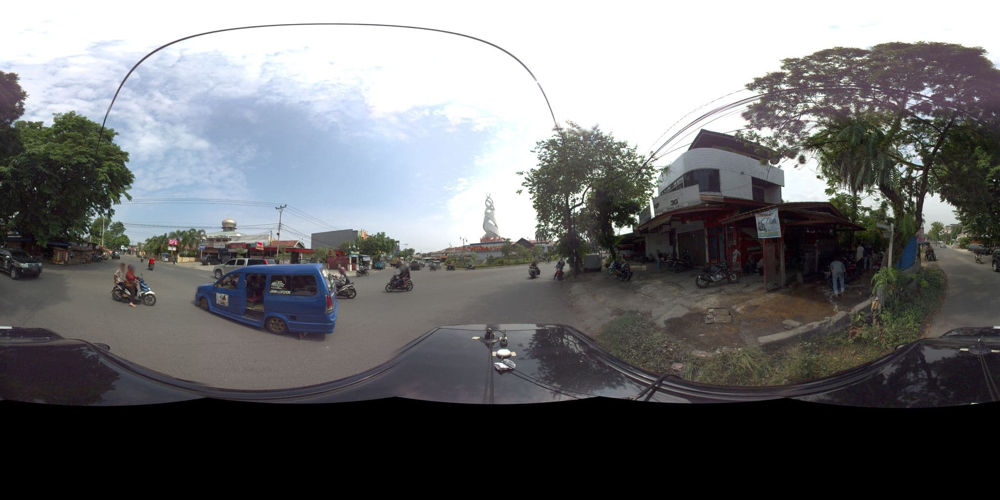 Street view near Tugu Simpang Haru, Padang — © sarahantos (CC BY-SA · Mapillary)