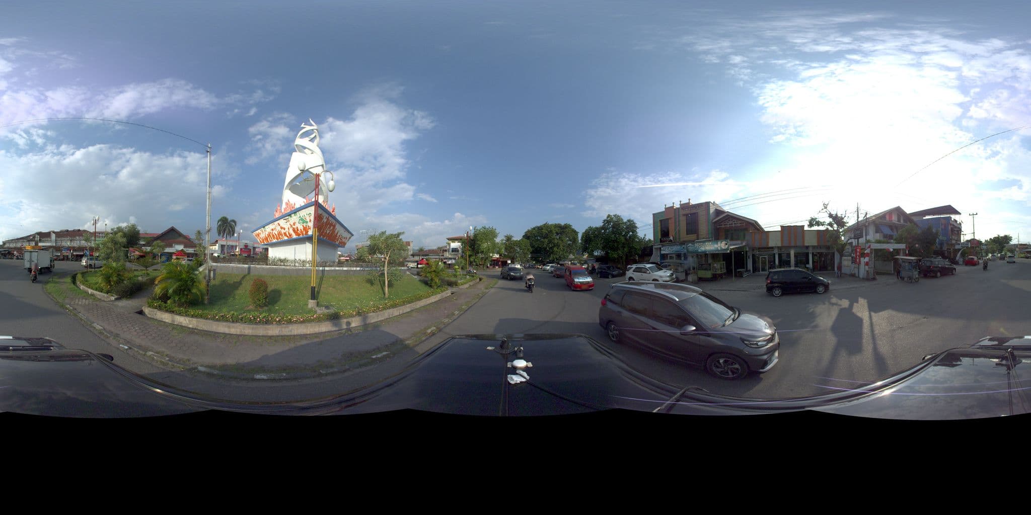 Street view near Mess Pln Simpang Haru, Padang — © sarahantos (CC BY-SA · Mapillary)