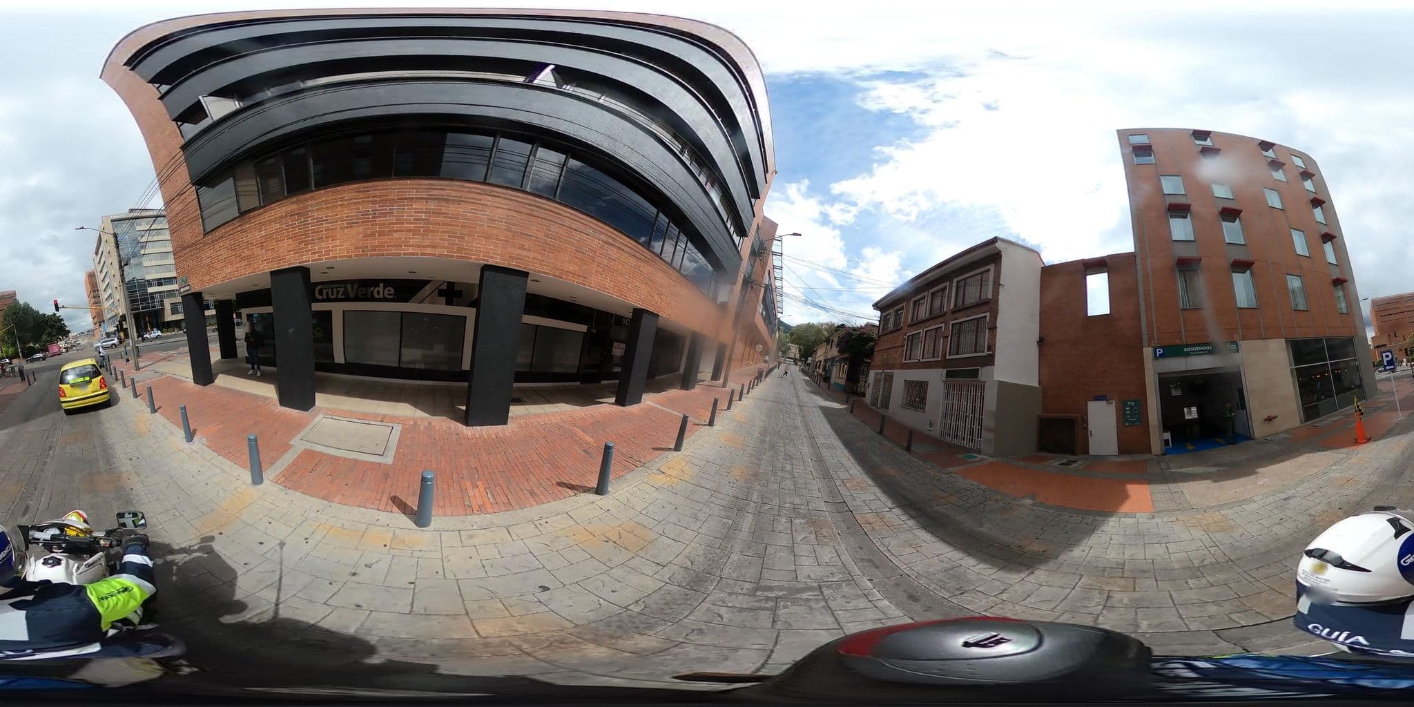 Street view near Hampton by Hilton, Barrio San Luis — © cgalindop (CC BY-SA · Mapillary)