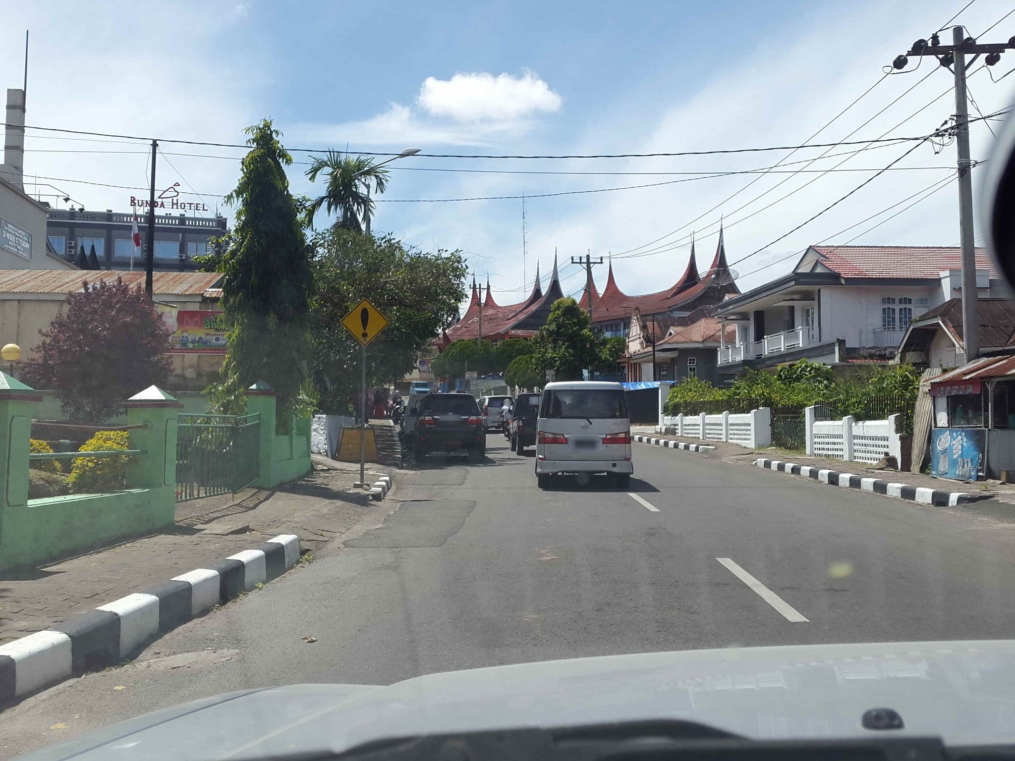 Street view near Hotel Sitamiang, Bukittinggi — © roadroid (CC BY-SA · Mapillary)