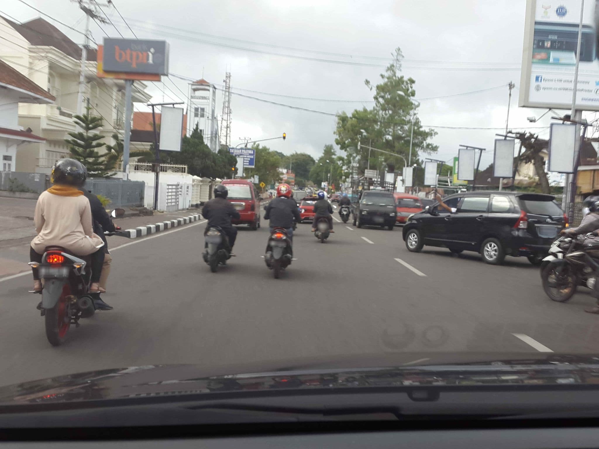 Street view near Kharisma Hotel, Bukittinggi — © roadroid (CC BY-SA · Mapillary)