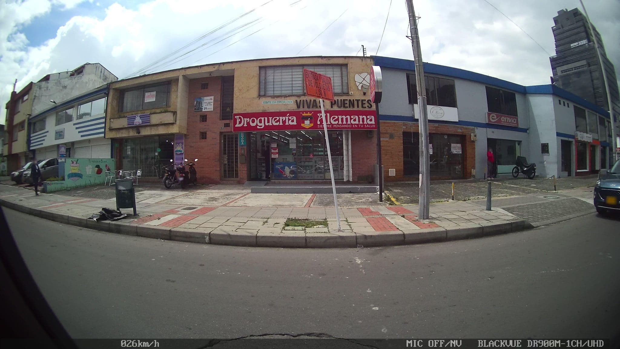 Street view near Hotel Bogota Norte, Barrio San Luis