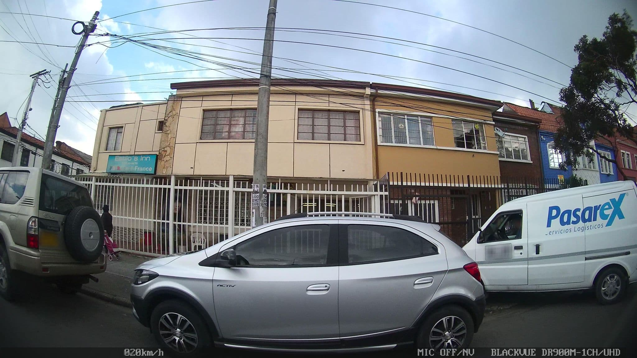 Street view near Peluqueria Estilos Inn, Bogotá