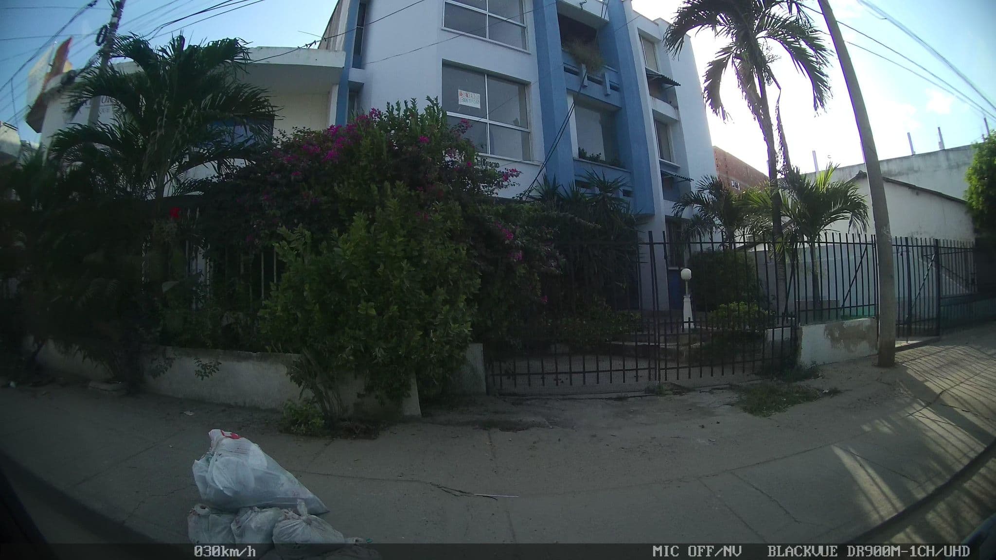 Street view near Hospedaje Nefertiti, Cartagena — © kaart_2 (CC BY-SA · Mapillary)