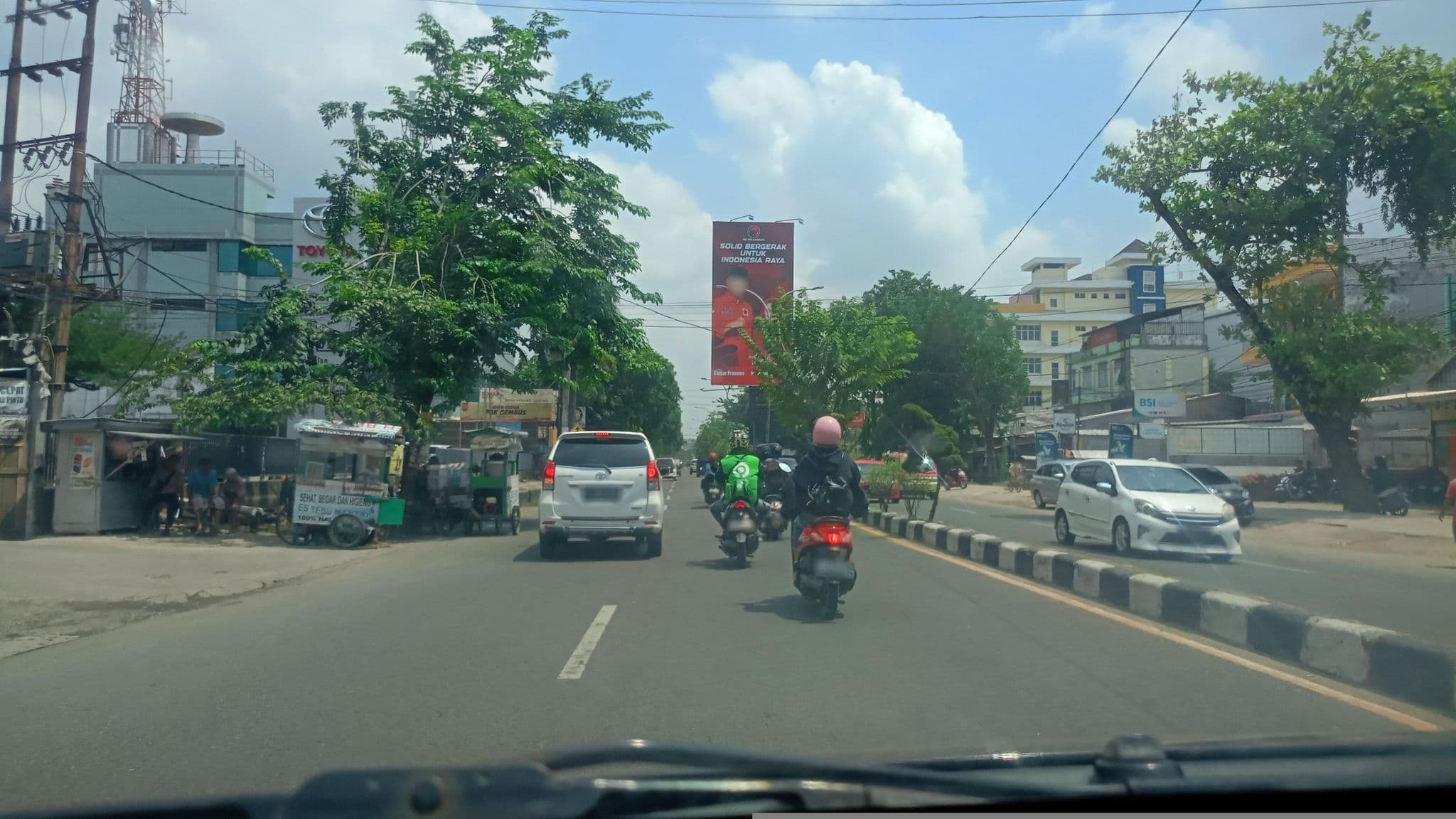 Street view near hotel maqdis, Palembang — © Kaart_Local (CC BY-SA · Mapillary)