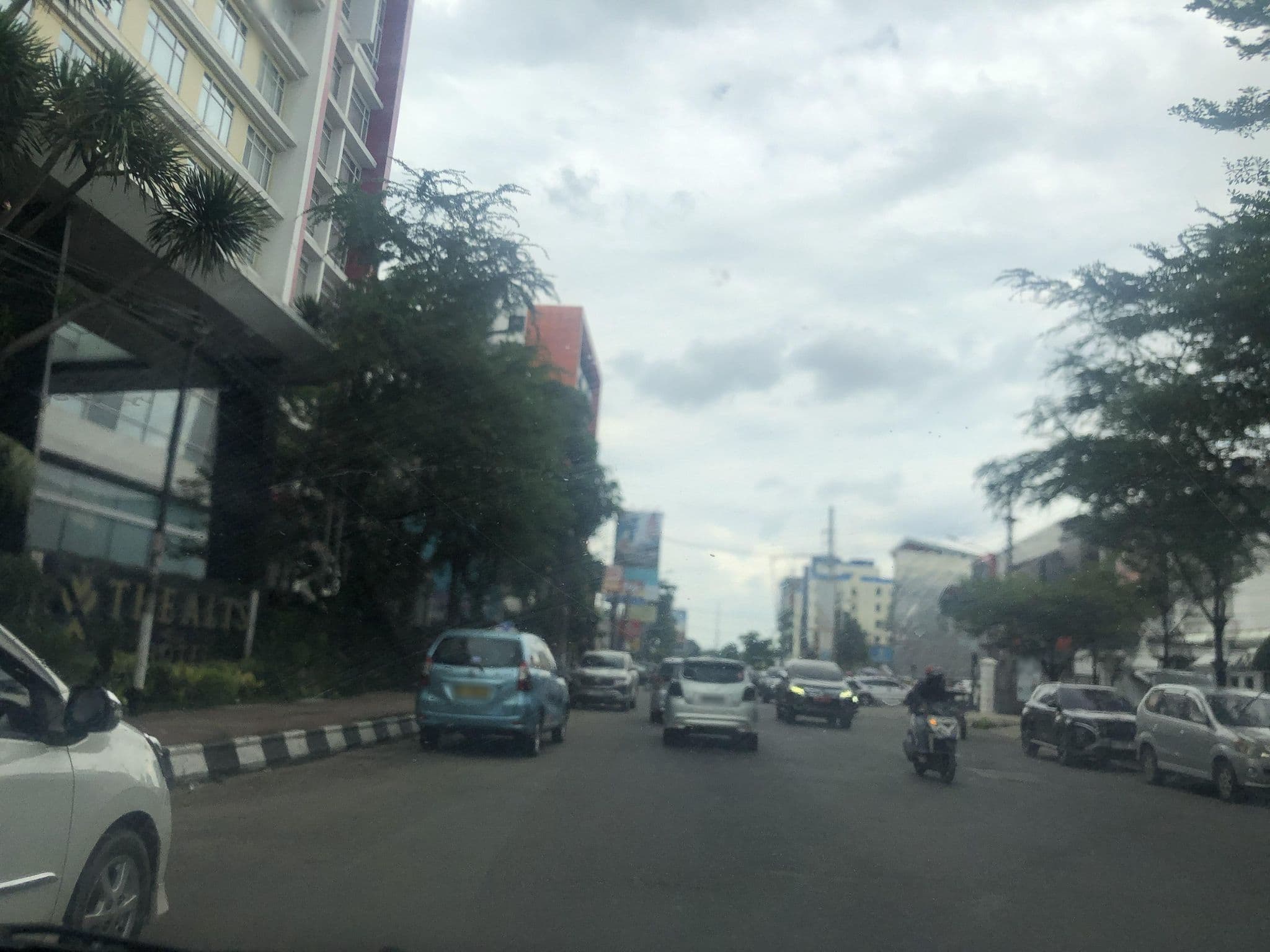 Street view near Aquarius Pool Grand Zuri Hotel, Palembang — © rbelladinak_kaart (CC BY-SA · Mapillary)