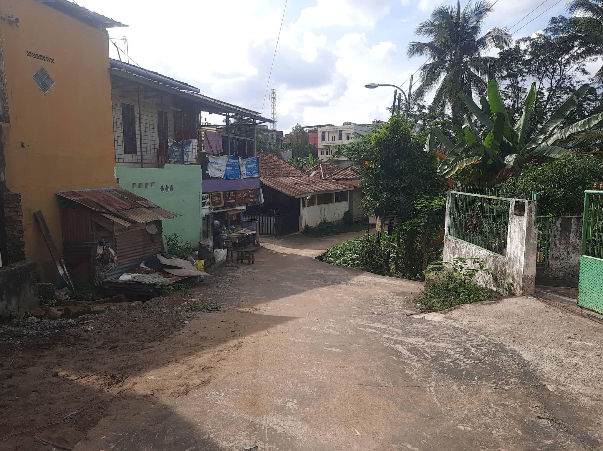 Street view near Hotel Darma Agung (Diskotik & Karaoke Mega Bintang), Palembang — © Kaart_Local (CC BY-SA · Mapillary)