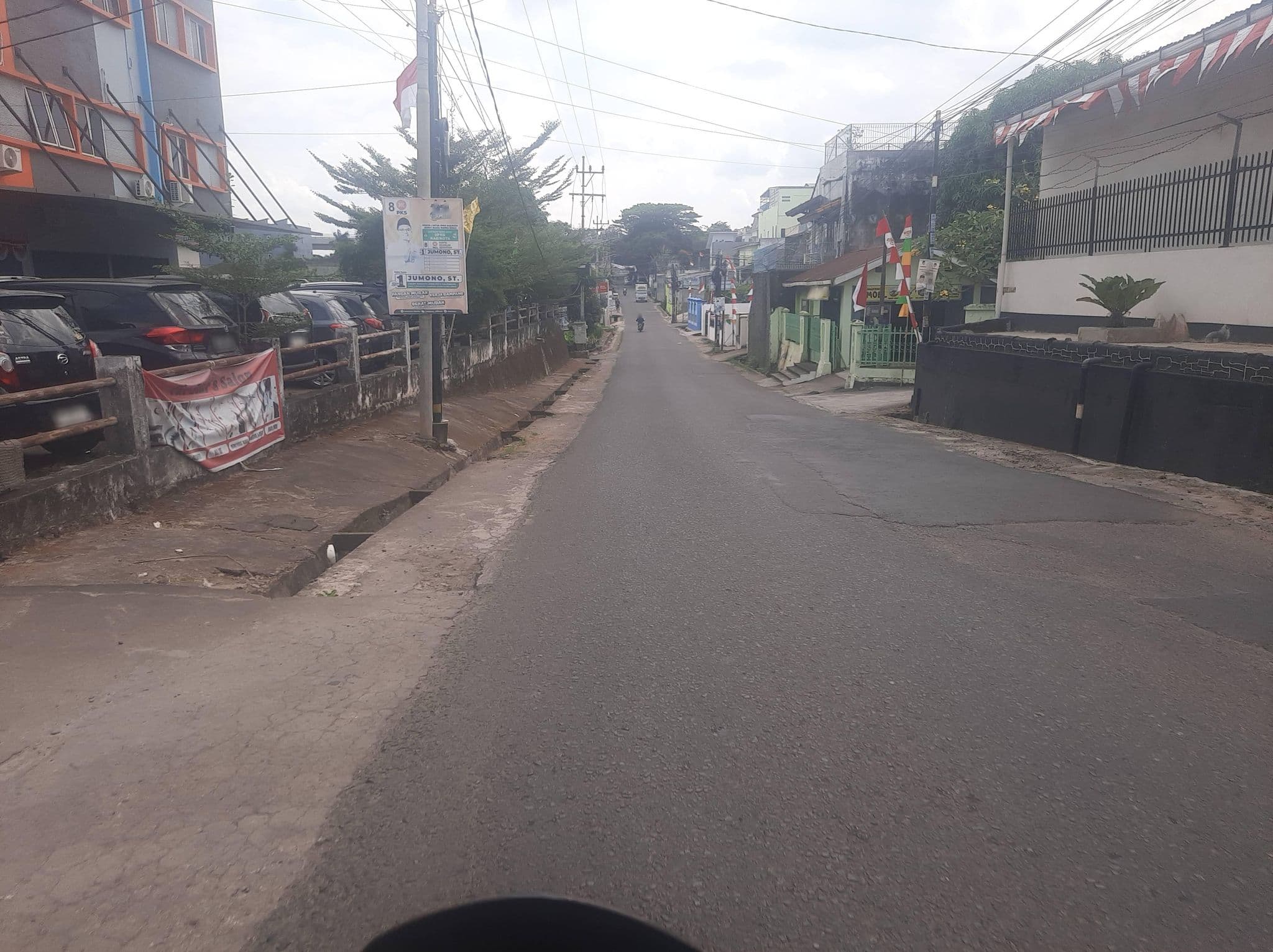 Street view near sukabangun hotel, Palembang — © Kaart_Local (CC BY-SA · Mapillary)