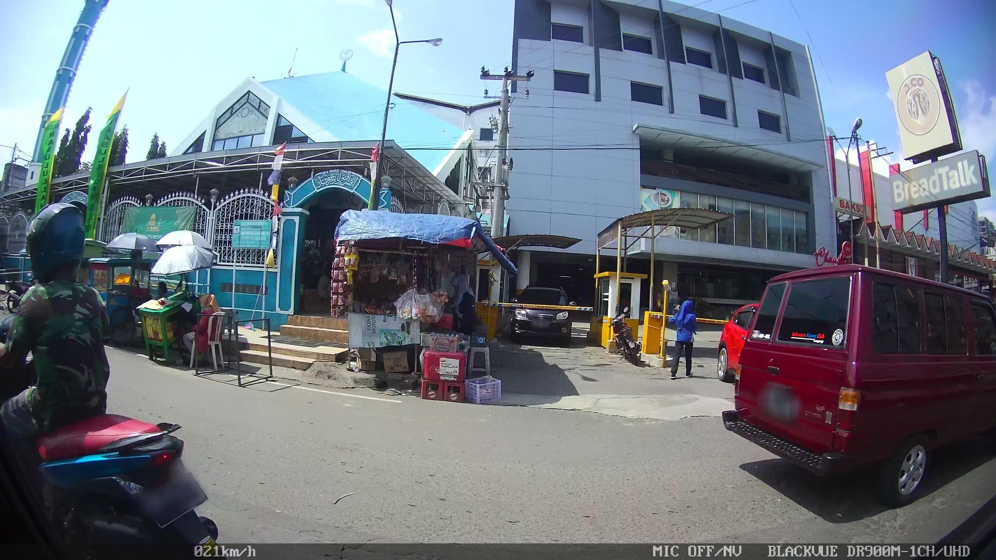 Street view near Chandra Inn, Bandar Lampung — © kaart_1 (CC BY-SA · Mapillary)