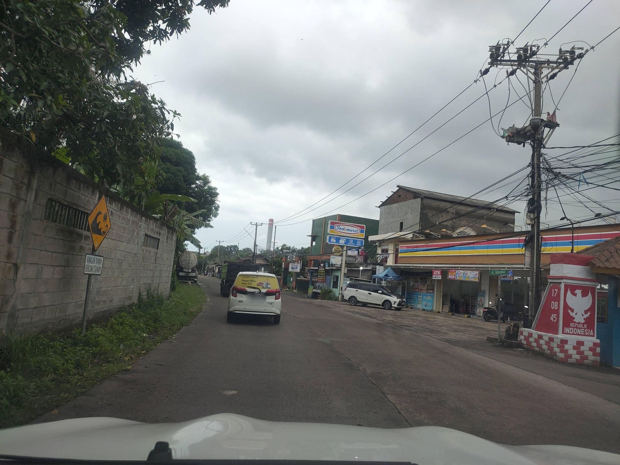 Street view near Emerald Garden International Hotel, Cilegon — © Kaart_Local (CC BY-SA · Mapillary)