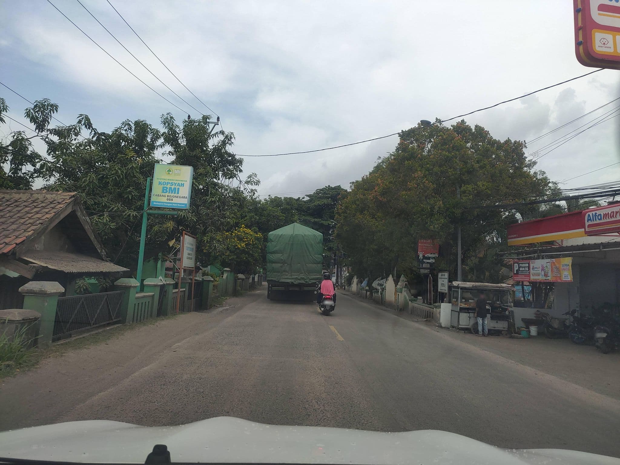 Street view near Hotel Puri Gardenia, Cilegon — © Kaart_Local (CC BY-SA · Mapillary)