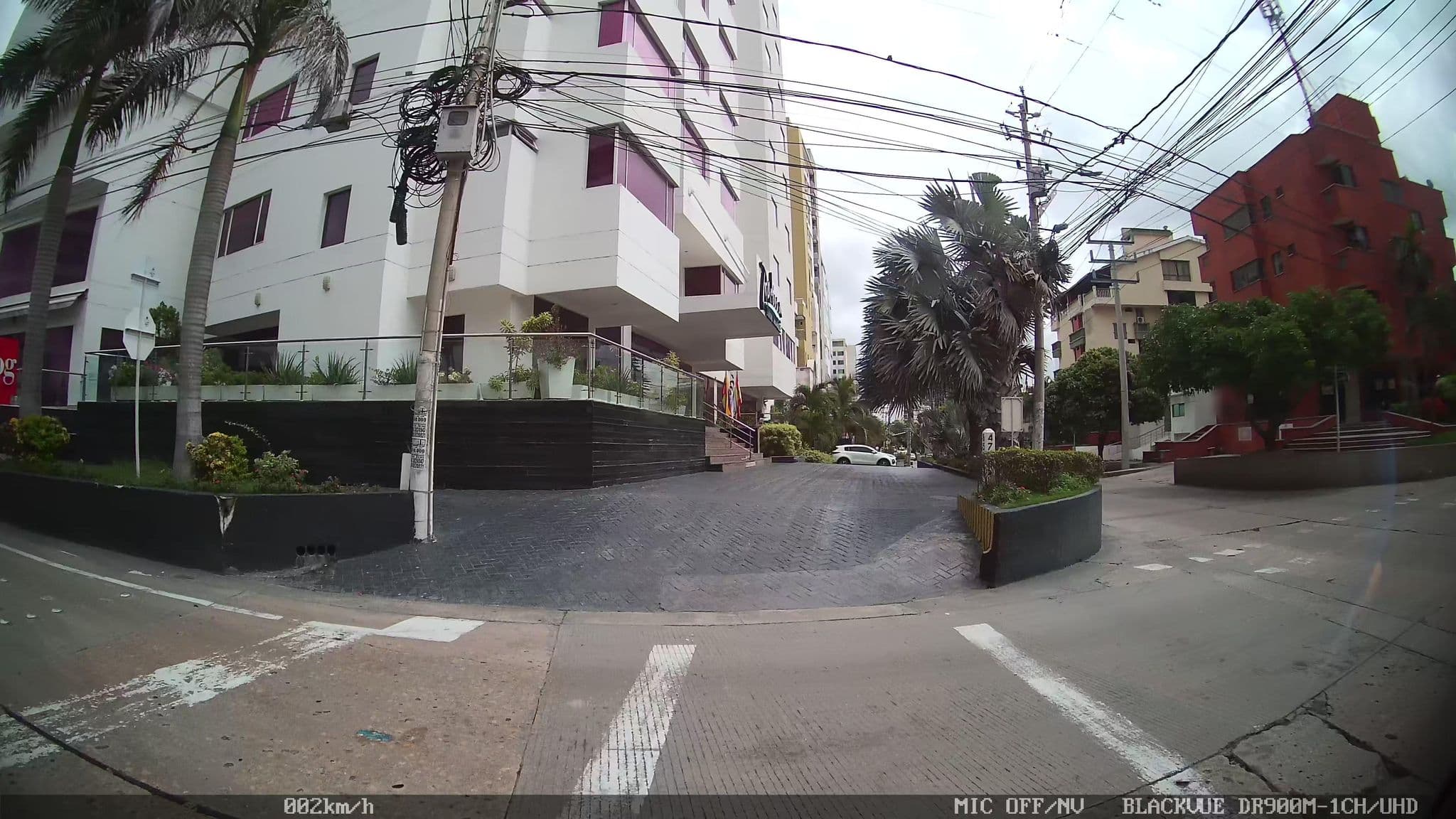 Street view near Park Inn by Radisson Diamond Barranquilla, Barranquilla — © kaart_2 (CC BY-SA · Mapillary)