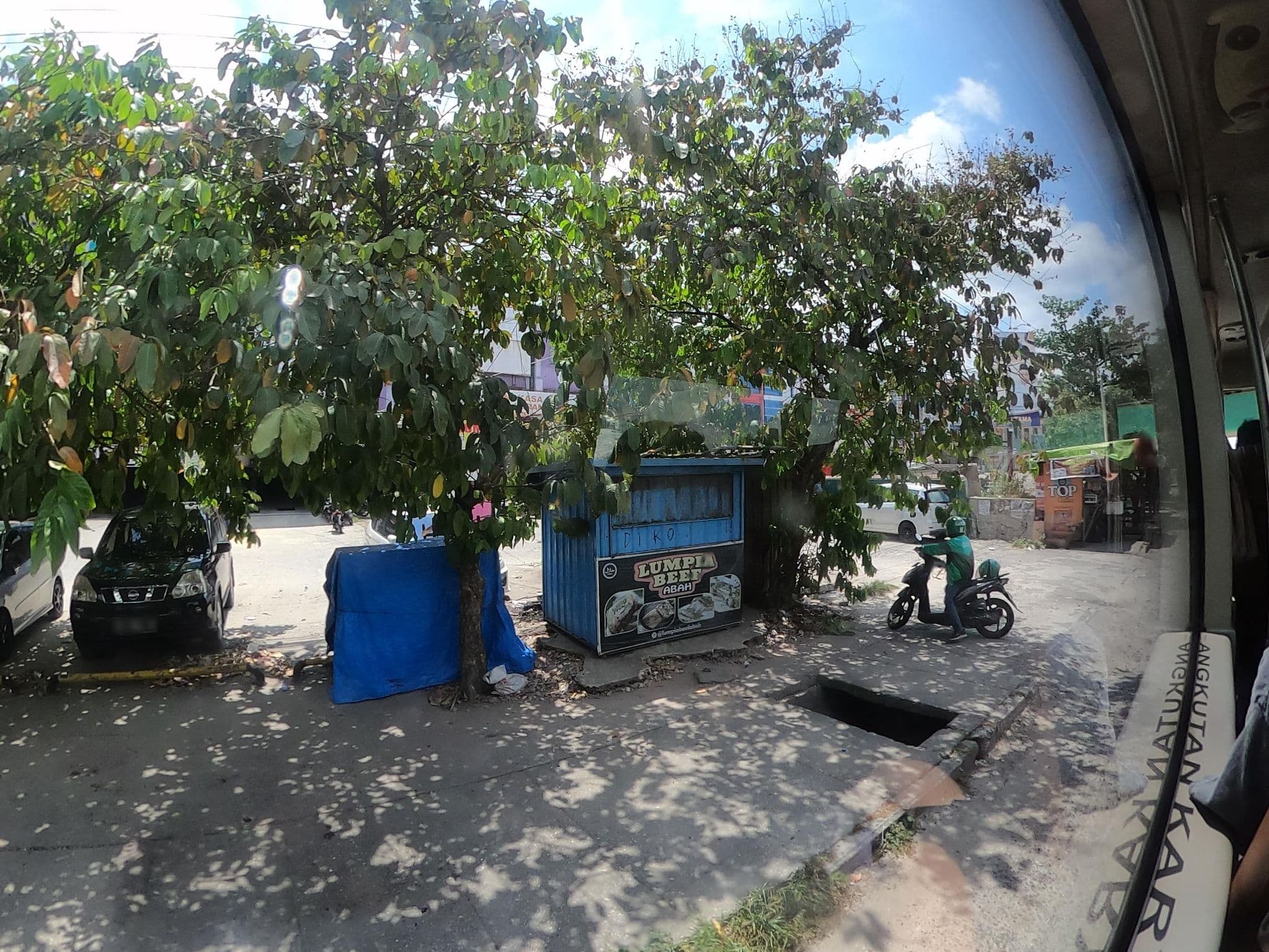 Street view near Wisma Sallimna, Pekanbaru — © rgtm_ryuiki (CC BY-SA · Mapillary)