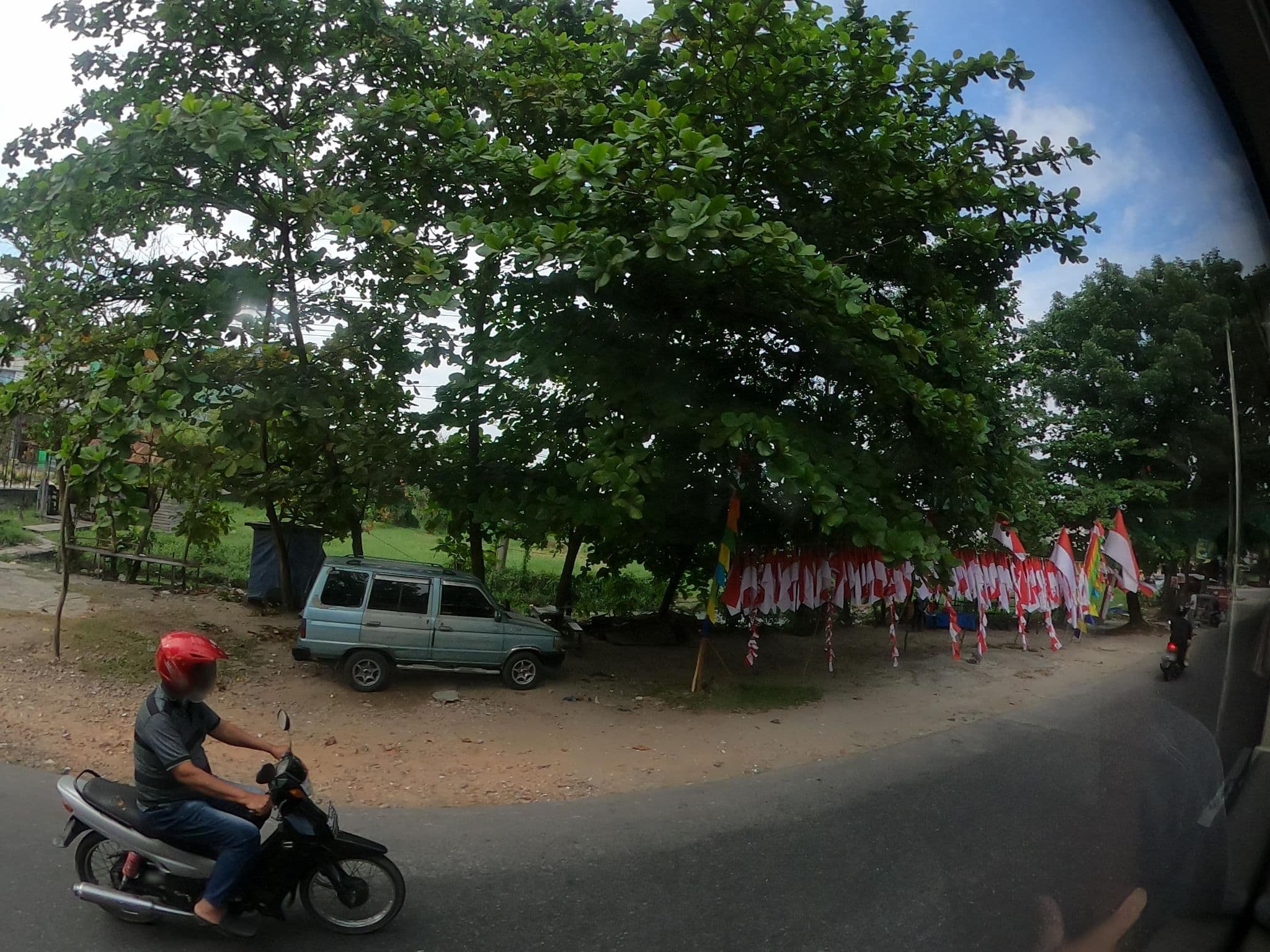 Street view near The Trans Luxury Hotel, Pekanbaru — © rgtm_ryuiki (CC BY-SA · Mapillary)