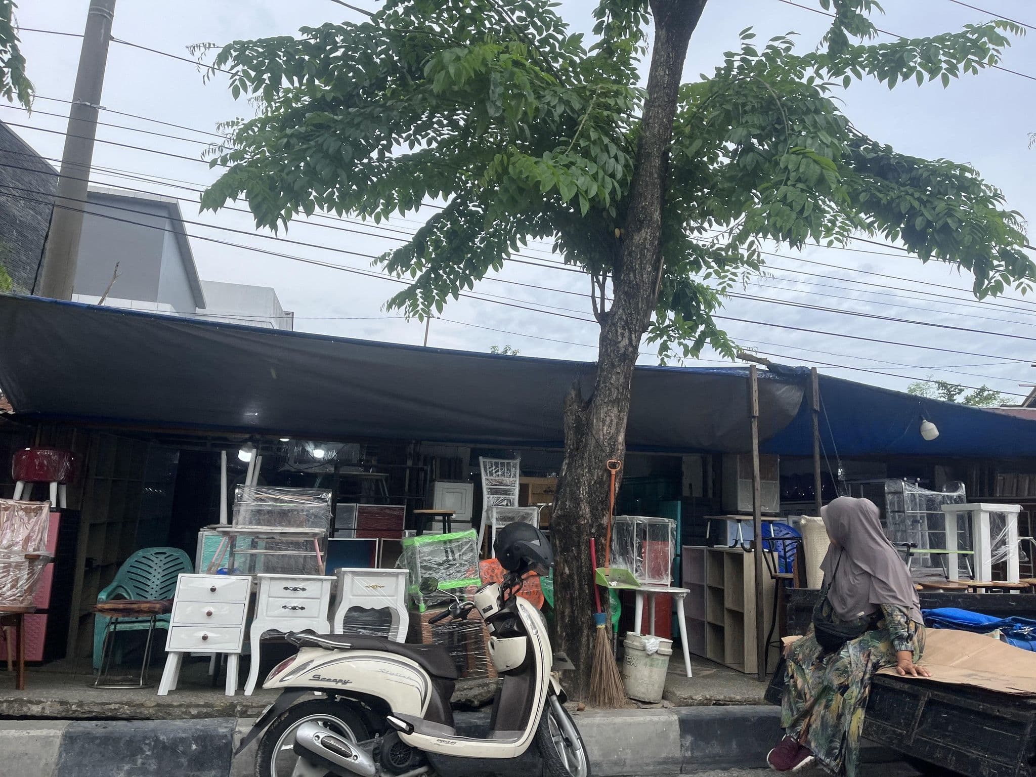 Street view near Hotel Grand Central, Pekanbaru — © haneststs (CC BY-SA · Mapillary)