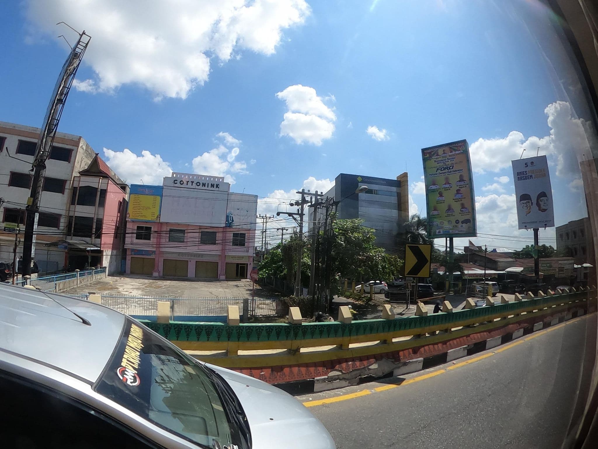 Street view near iShine Hotel, Pekanbaru — © rgtm_ryuiki (CC BY-SA · Mapillary)