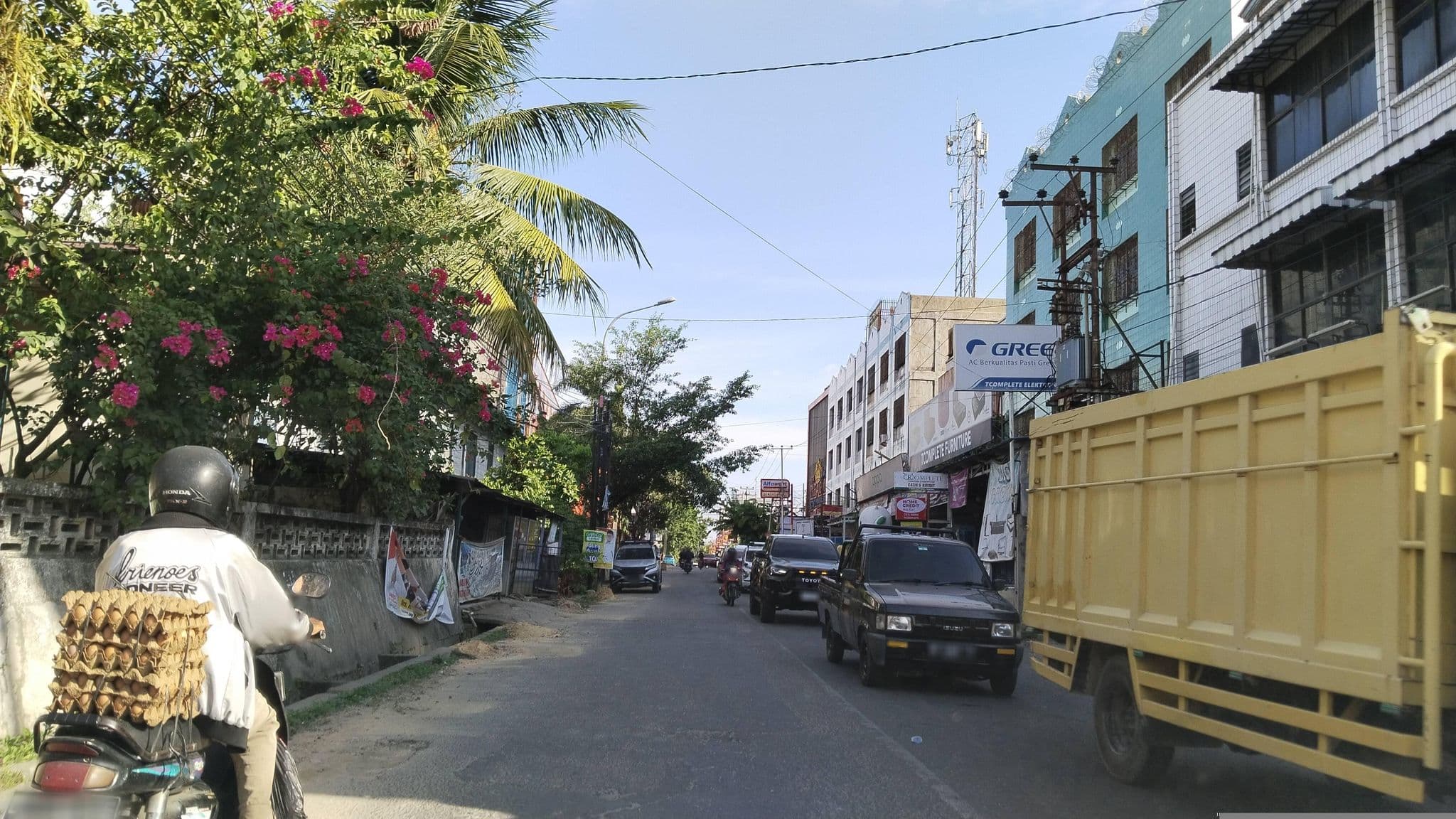 Street view near Hotel premiere resto, Pekanbaru — © Resti123 (CC BY-SA · Mapillary)
