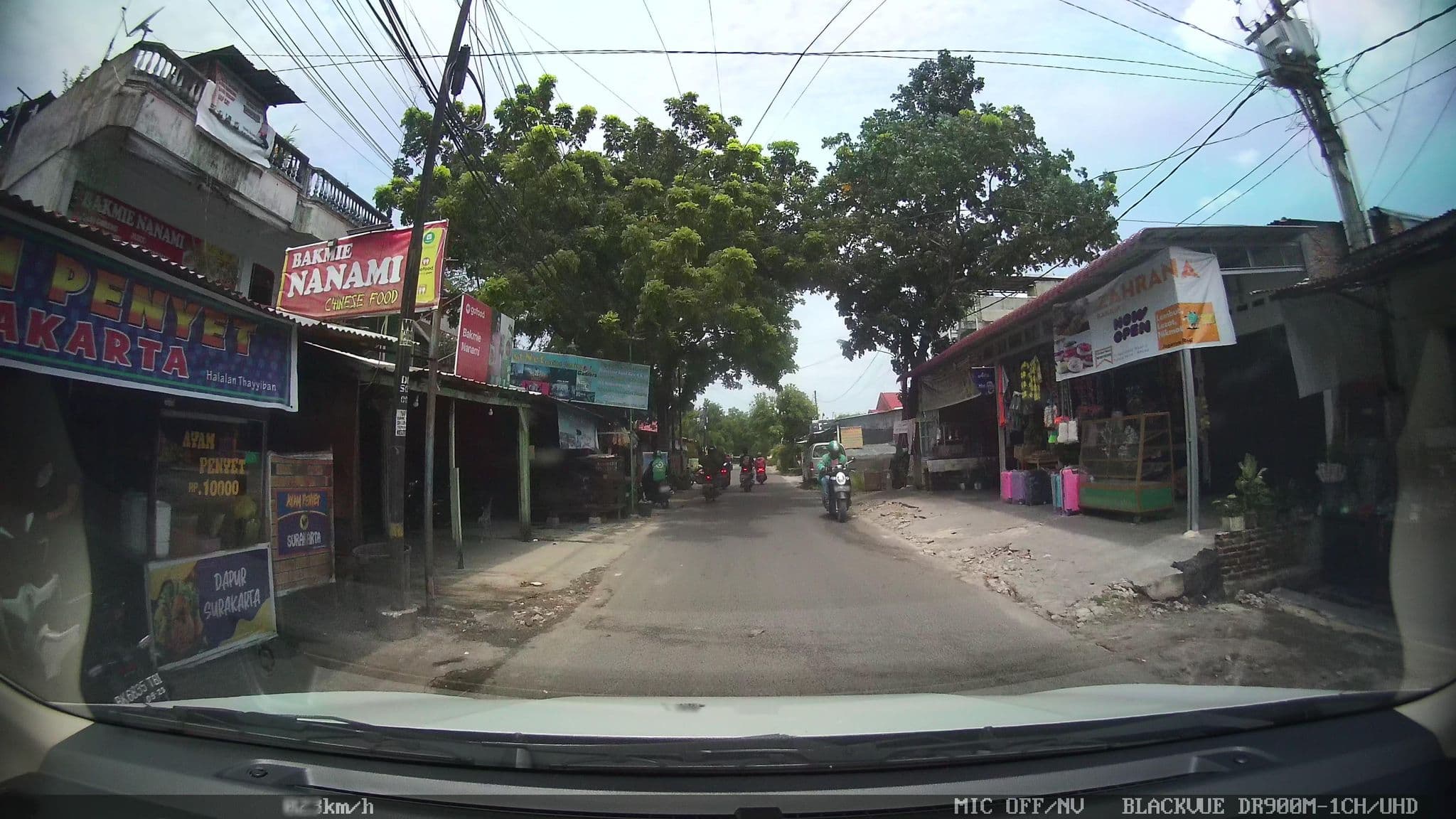 Street view near Penginapan Kemakmuran, Medan — © kaart_2 (CC BY-SA · Mapillary)