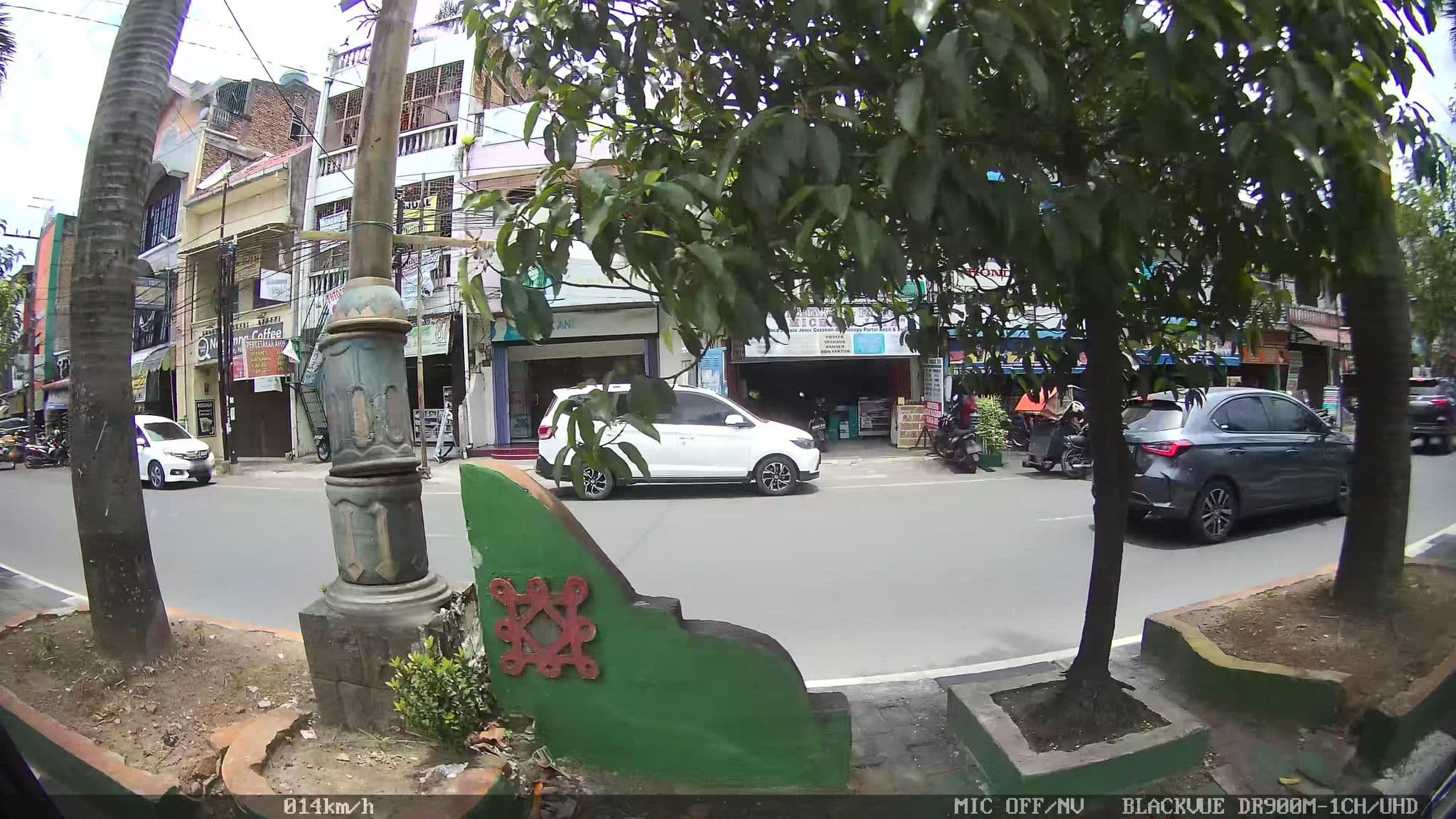 Street view near Beraspati Hotel, Medan — © kaart_2 (CC BY-SA · Mapillary)