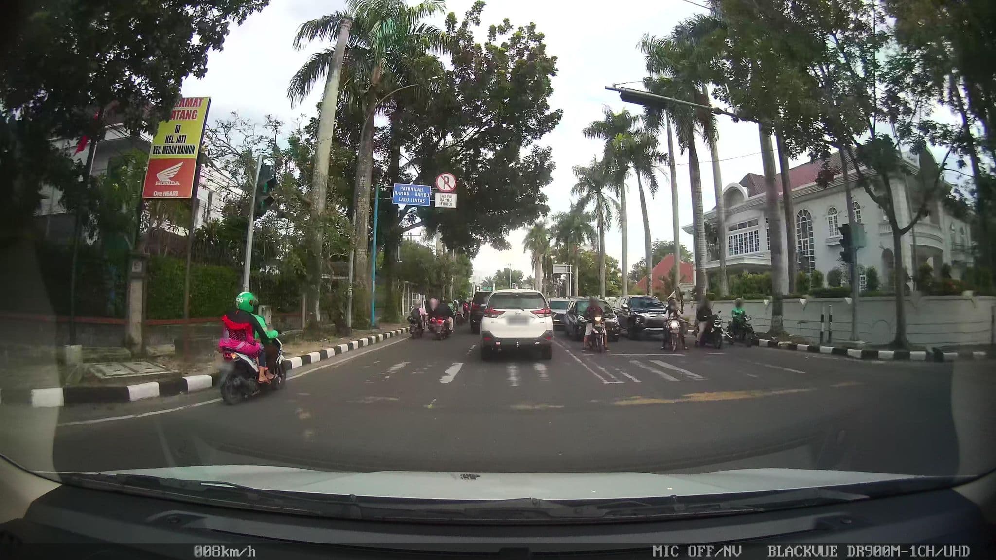 Street view near Grand Swisbell Hotel, Medan — © kaart_2 (CC BY-SA · Mapillary)