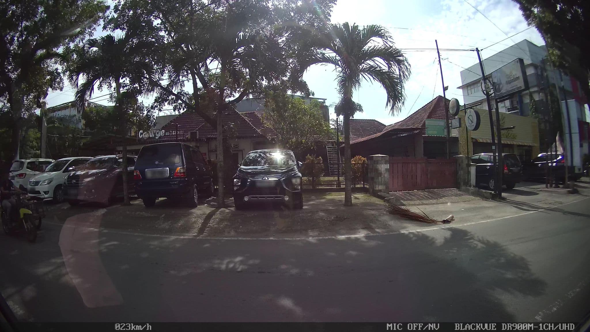 Street view near Aceh House Wahid Hasyim, Medan — © kaart_2 (CC BY-SA · Mapillary)