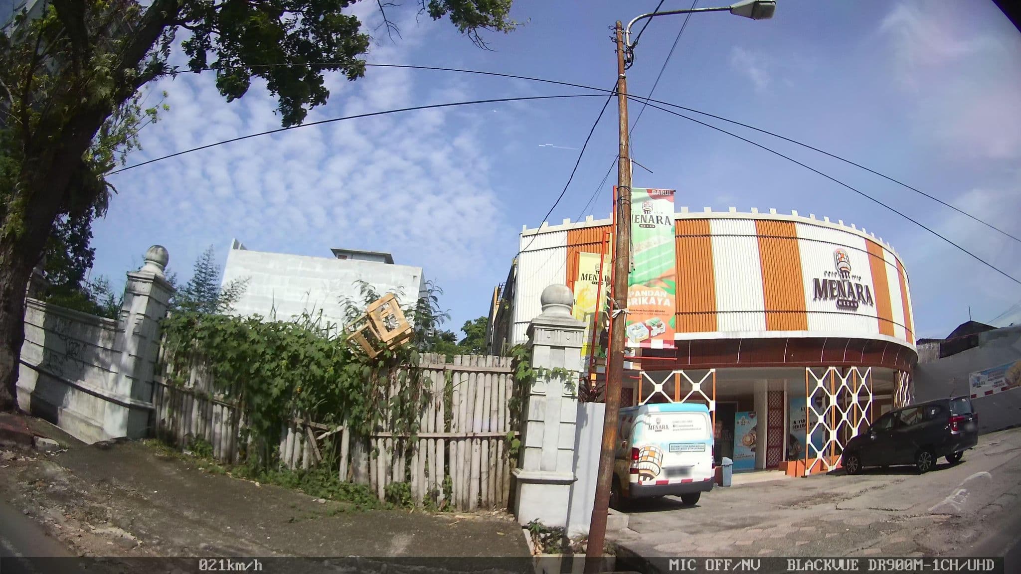 Street view near Tampan Pondok Wisata, Medan — © kaart_2 (CC BY-SA · Mapillary)