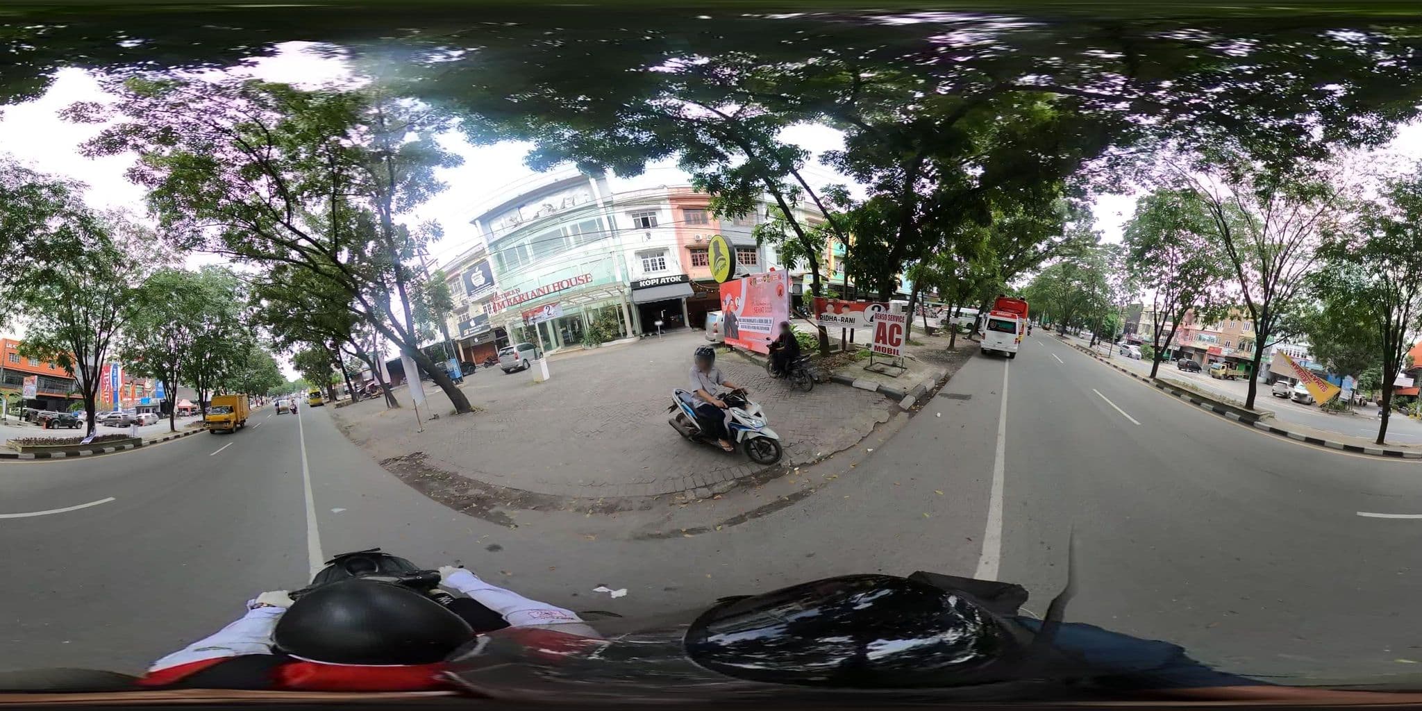 Street view near Wisma Darussalam, Sunggal — © danbjoseph (CC BY-SA · Mapillary)
