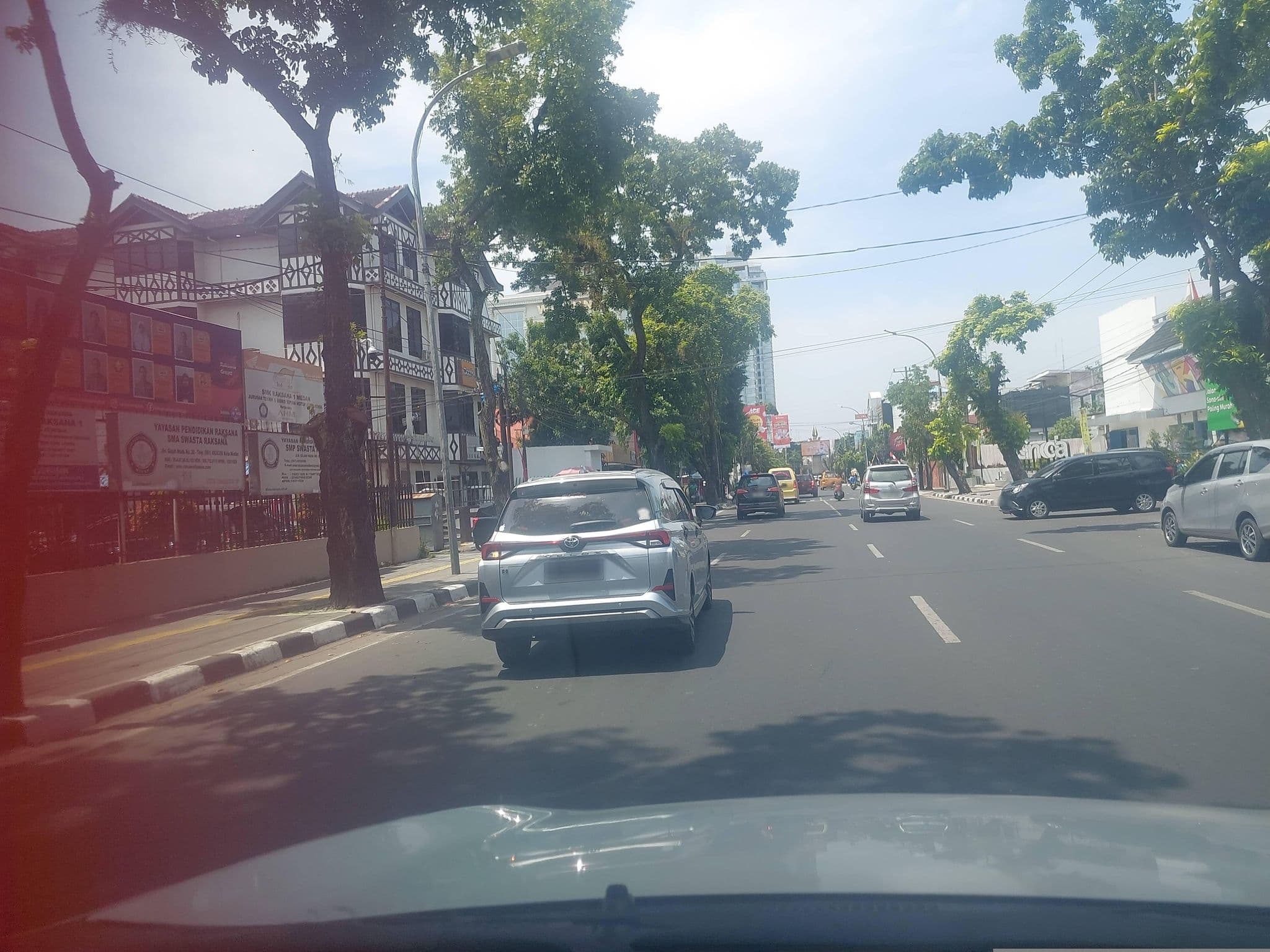 Street view near Smoking Area / Grand Swiss Bell Hotel, Medan — © donny3009 (CC BY-SA · Mapillary)